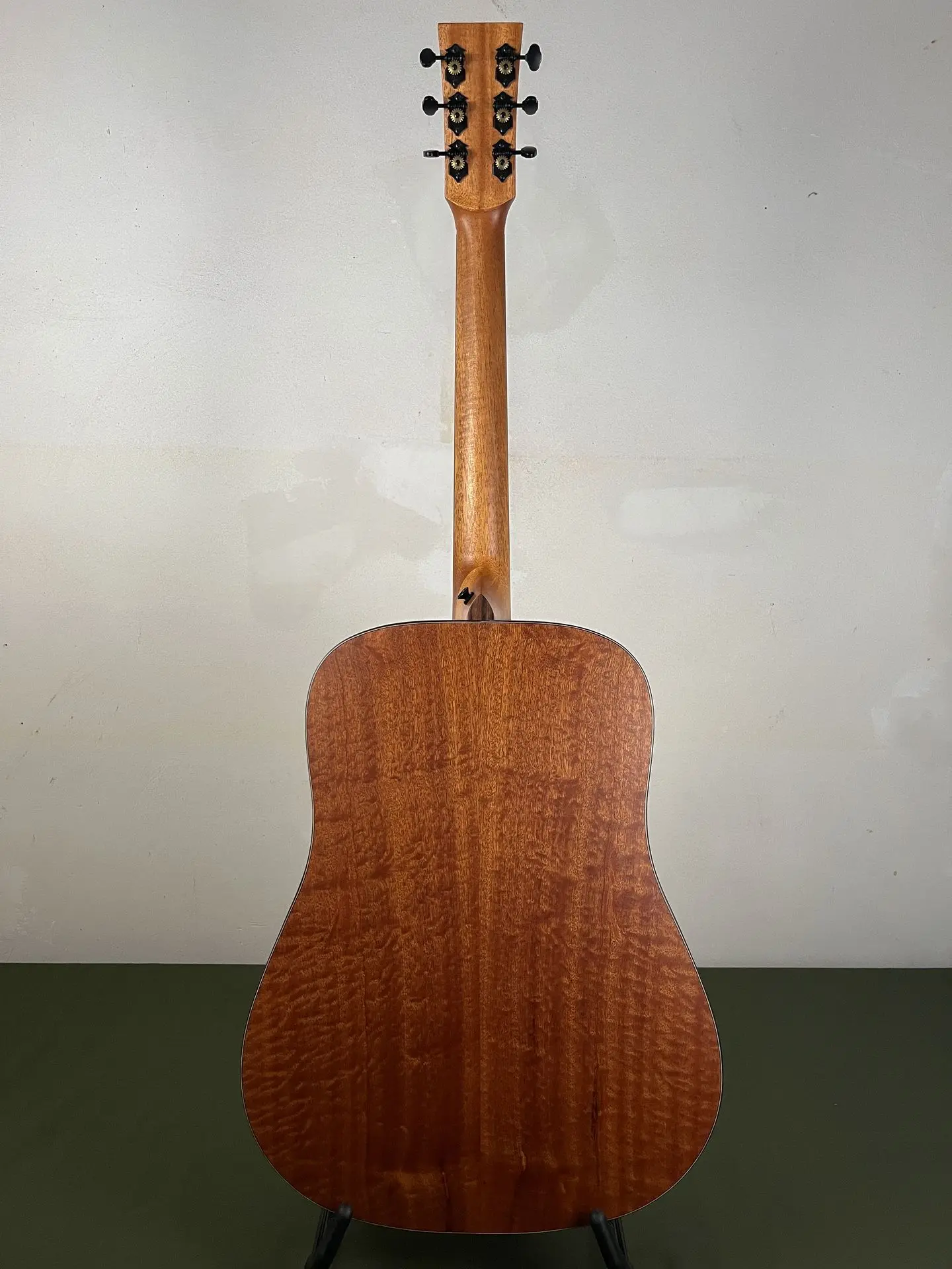 https://www.thestring.nl/web/image/product.image/1328/image_1920/