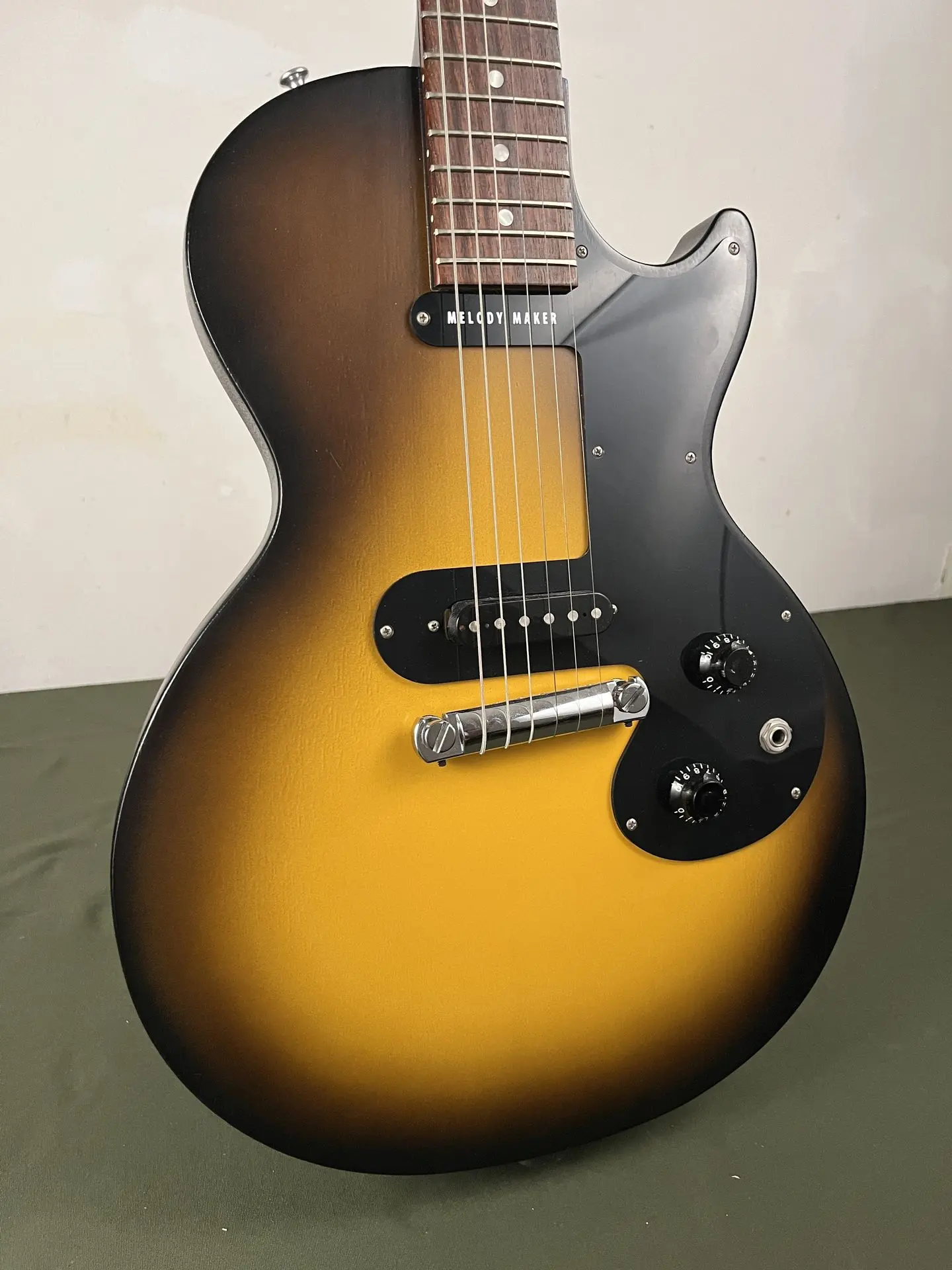 https://www.thestring.nl/web/image/product.image/1370/image_1920/