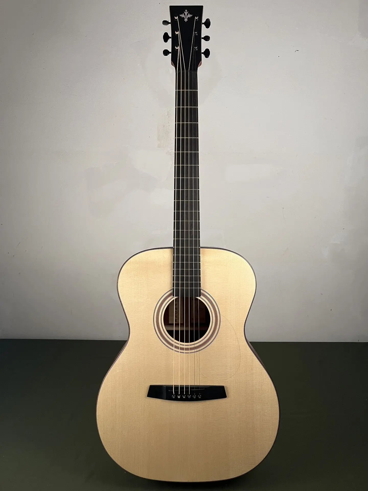 https://www.thestring.nl/web/image/product.image/1391/image_1920/