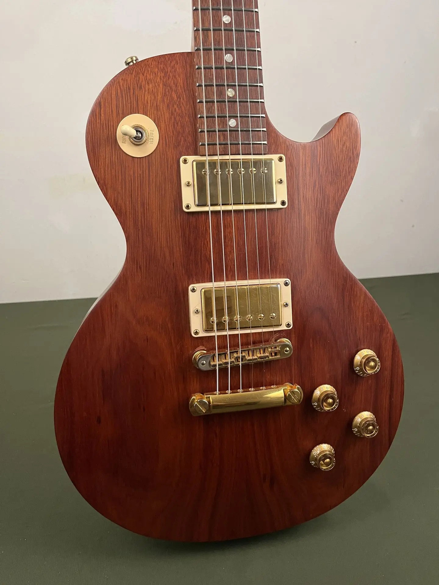 https://www.thestring.nl/web/image/product.image/1446/image_1920/