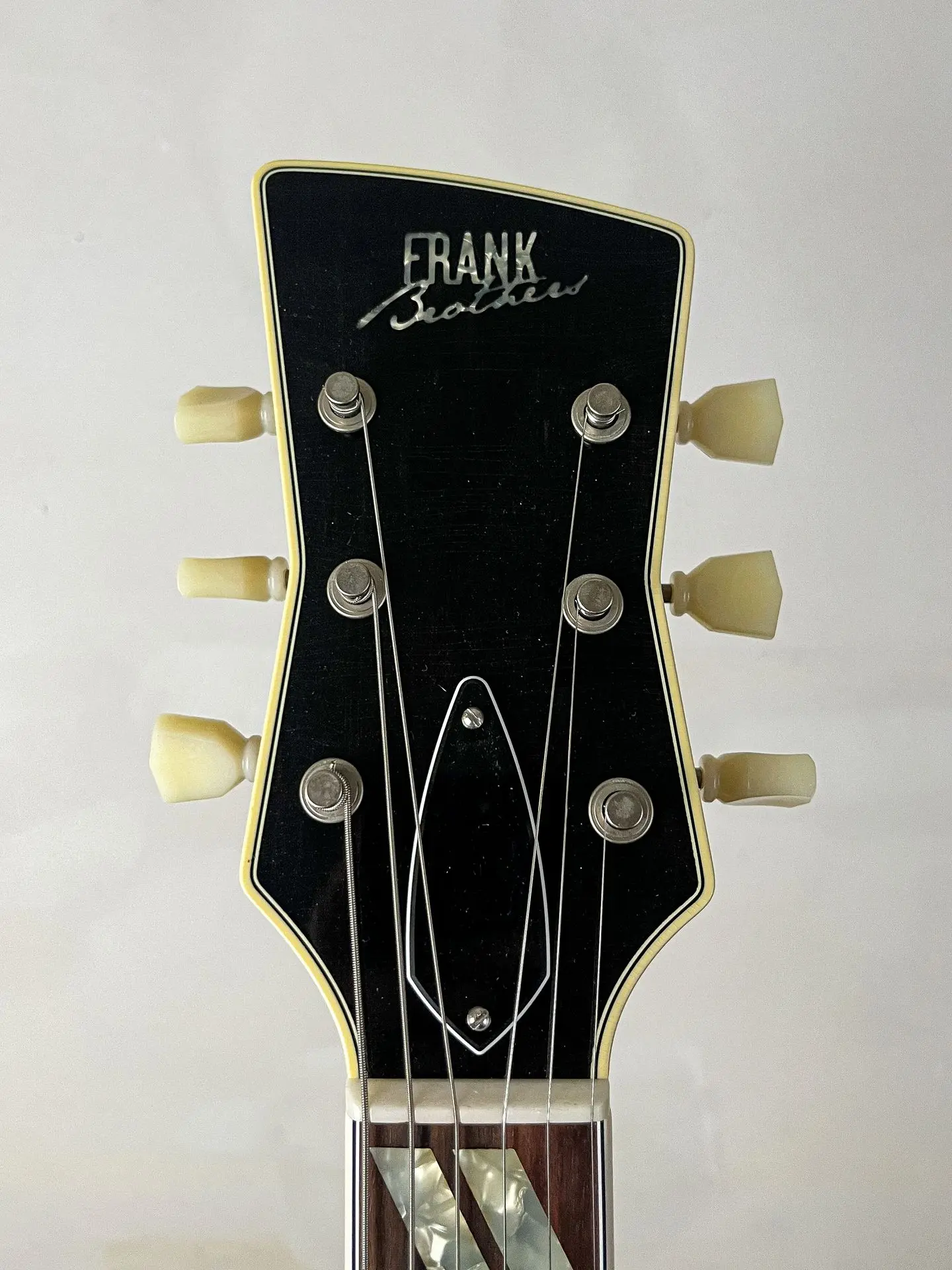 https://www.thestring.nl/web/image/product.image/1490/image_1920/