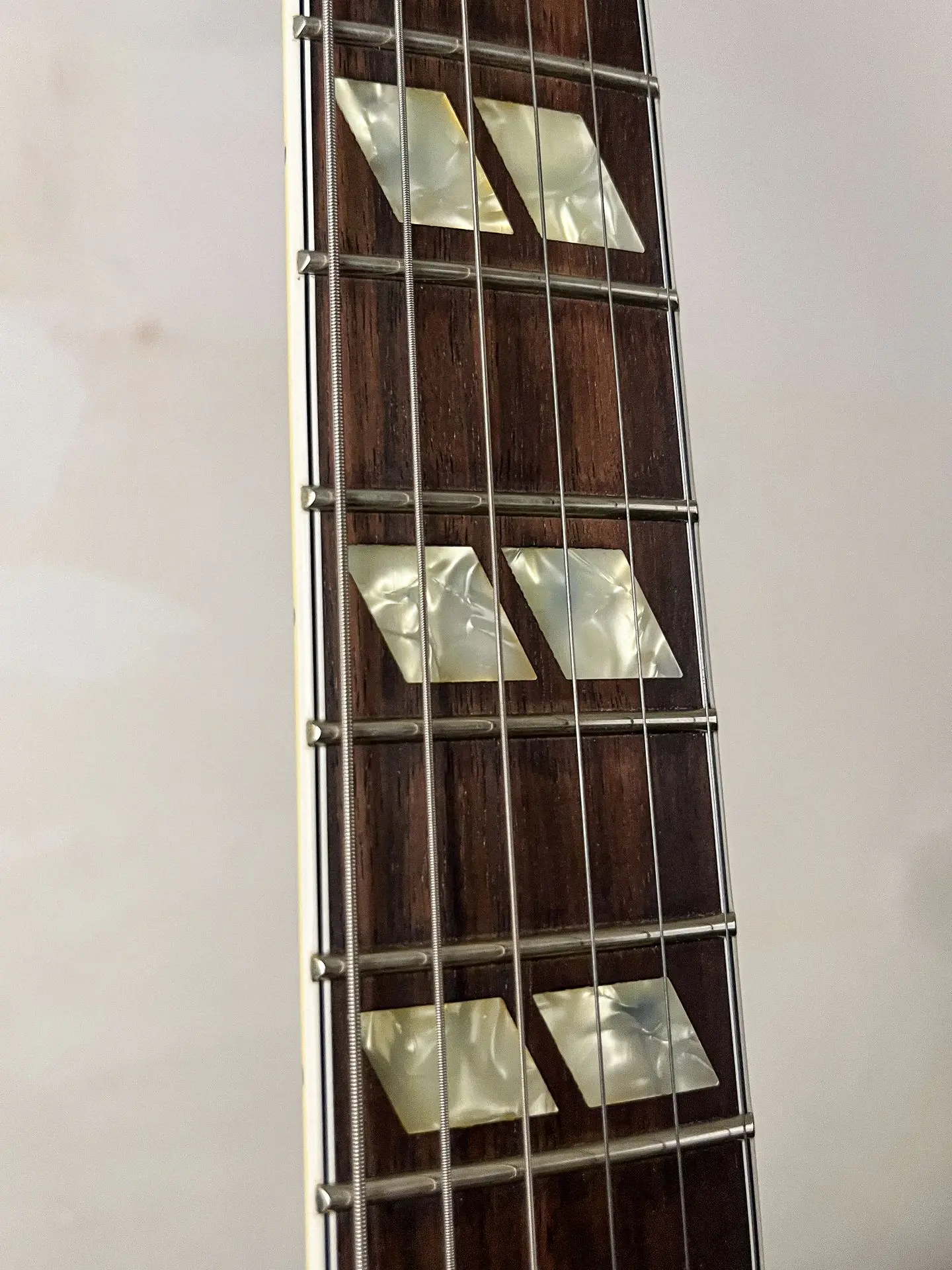 https://www.thestring.nl/web/image/product.image/1492/image_1920/