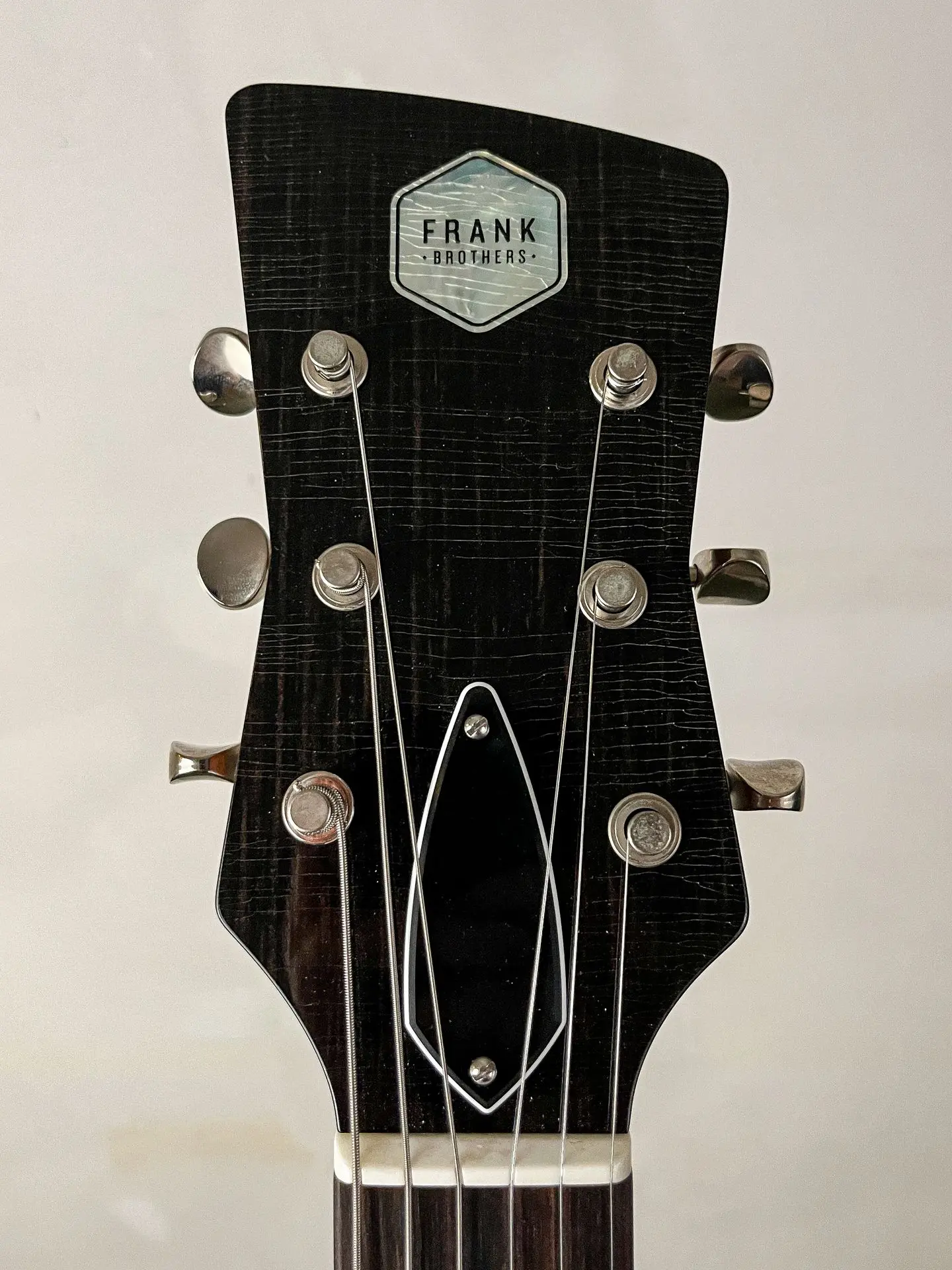 https://www.thestring.nl/web/image/product.image/1501/image_1920/