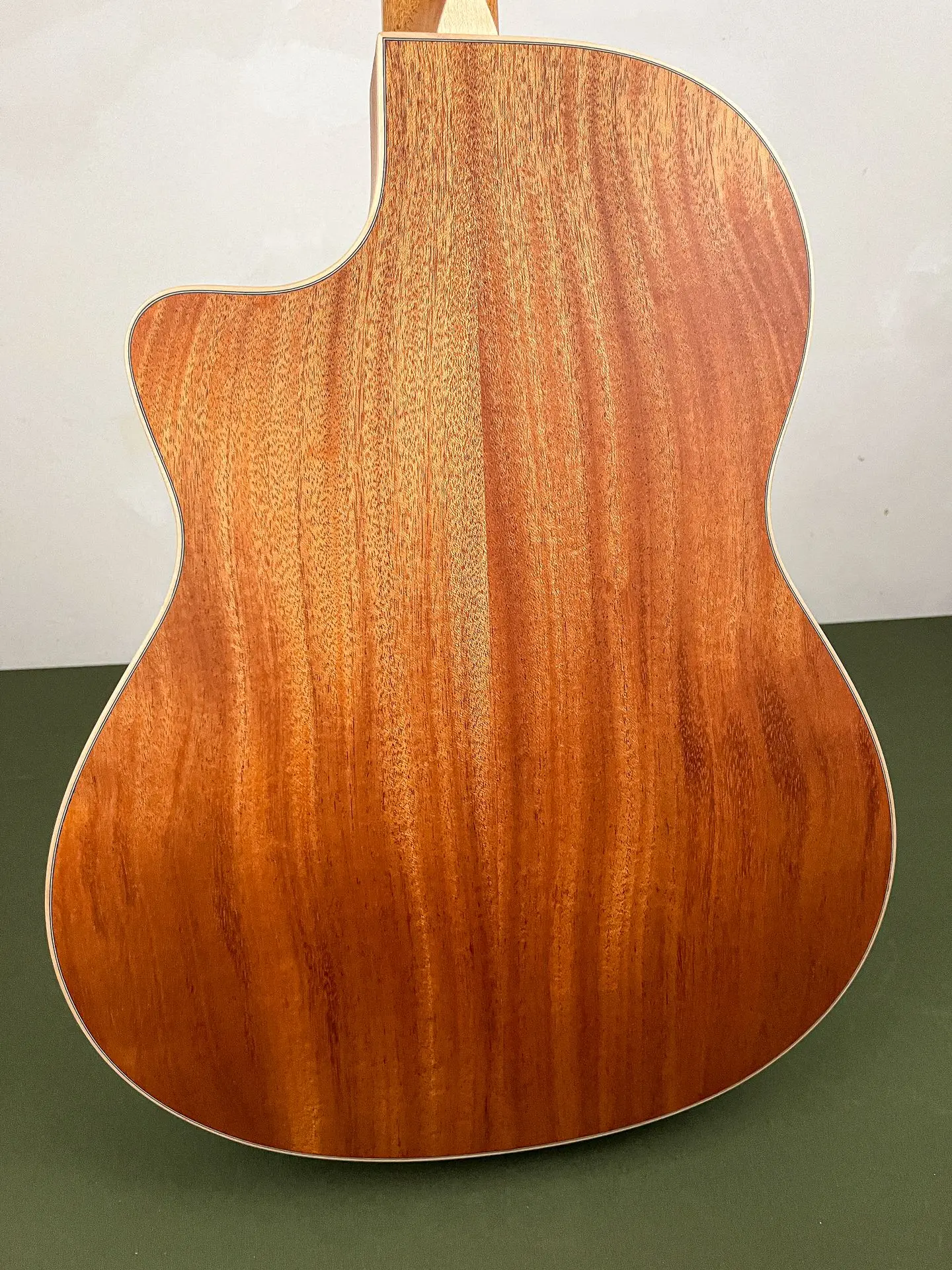 https://www.thestring.nl/web/image/product.image/1614/image_1920/