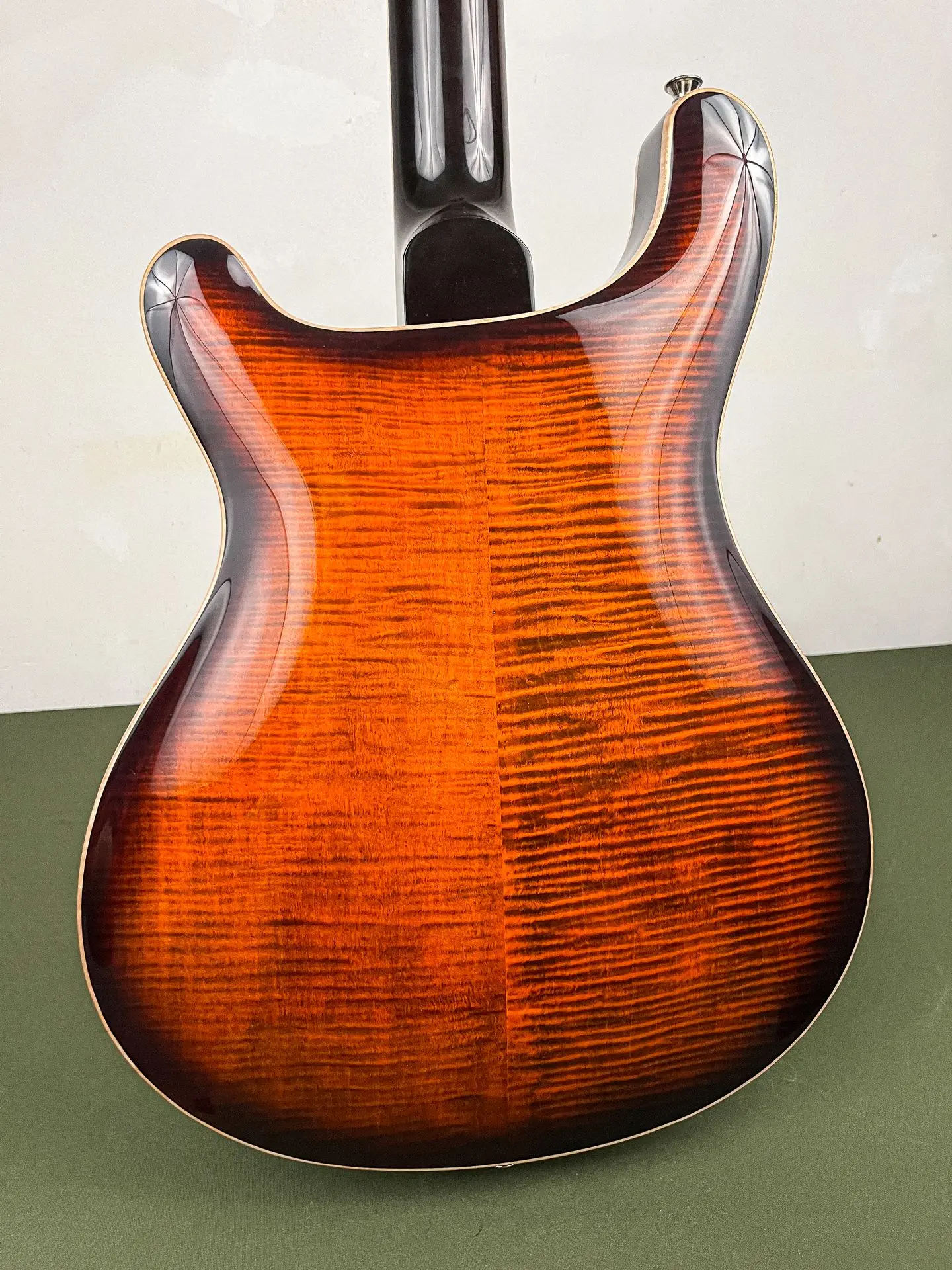 https://www.thestring.nl/web/image/product.image/1623/image_1920/