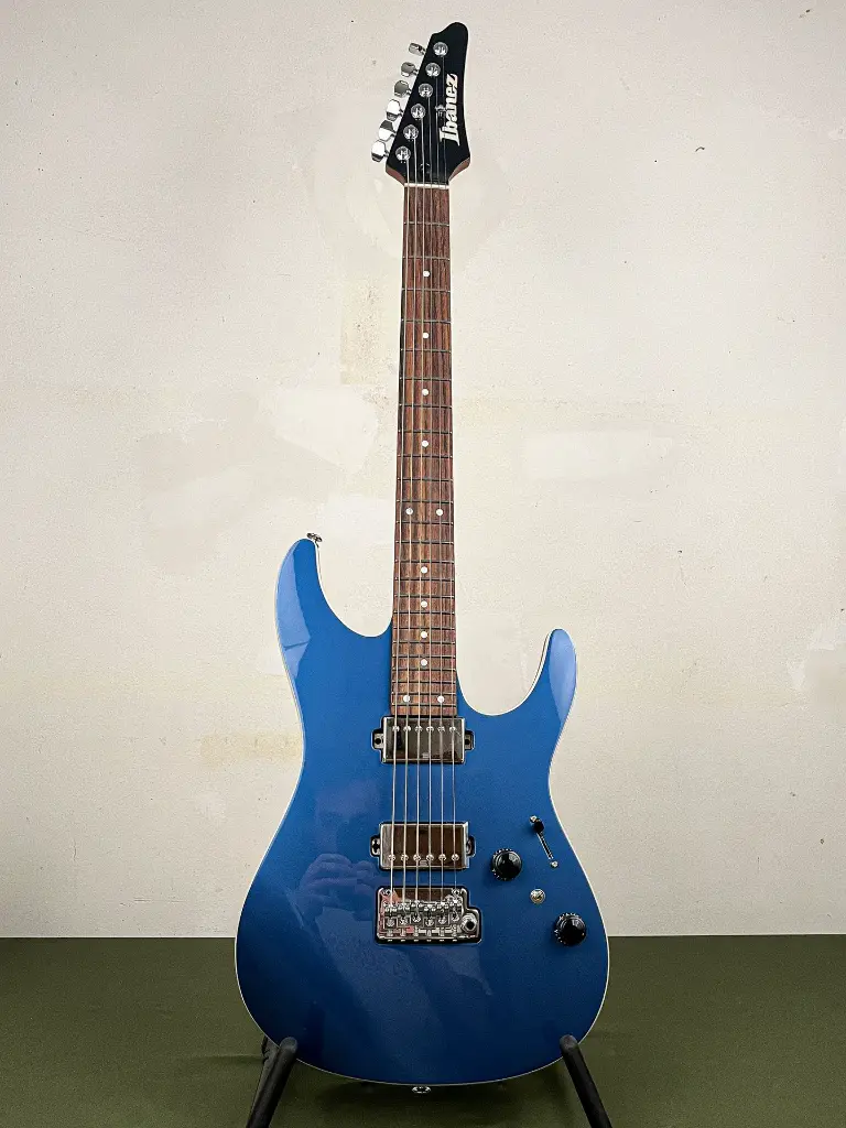 ibanezzzzzz-1.webp