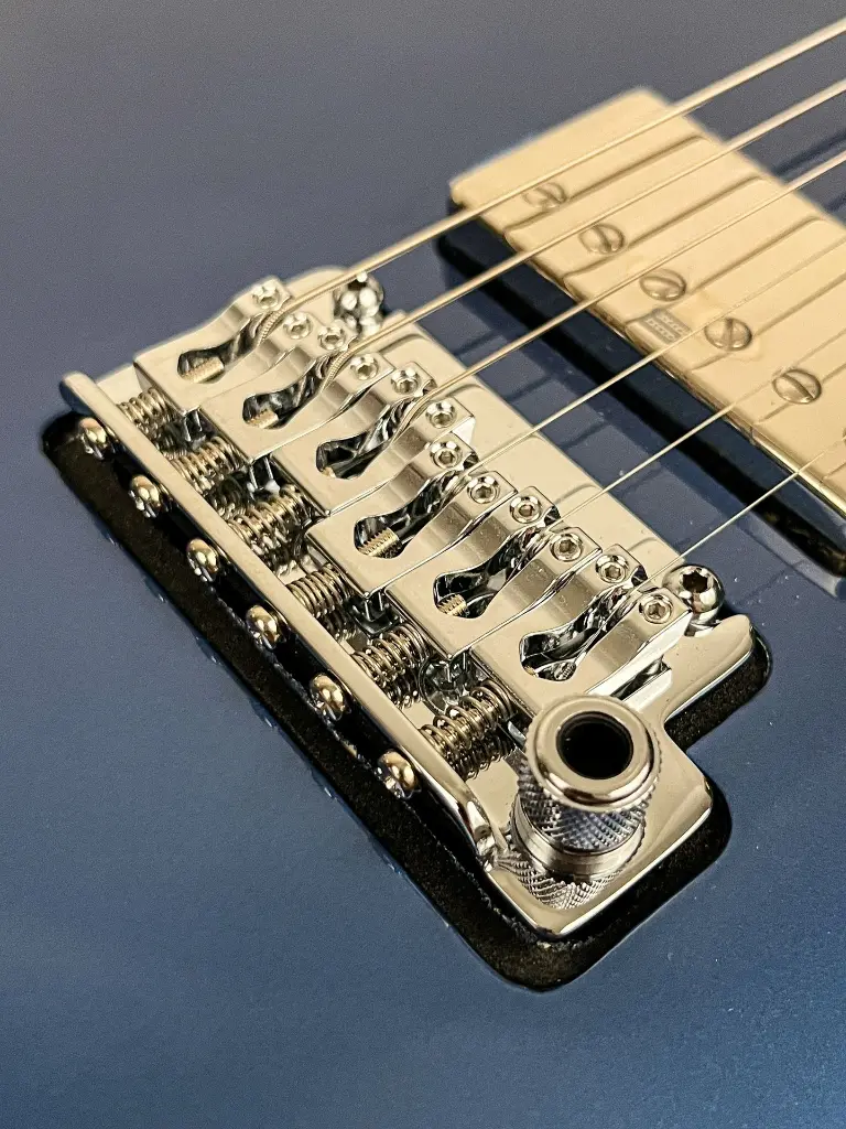 ibanezzzzzz-6.webp