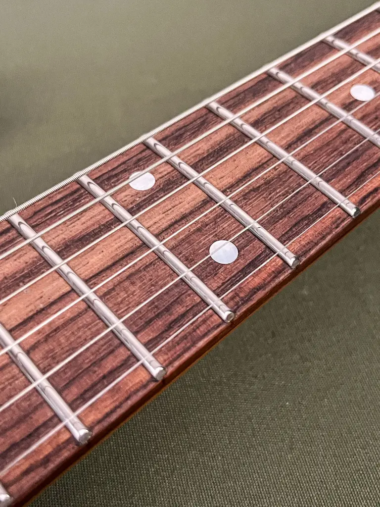 ibanezzzzzz-7.webp