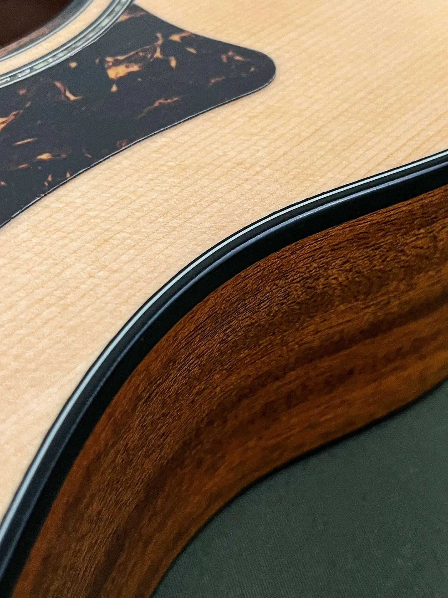 https://www.thestring.nl/web/image/product.image/1690/image_1920/