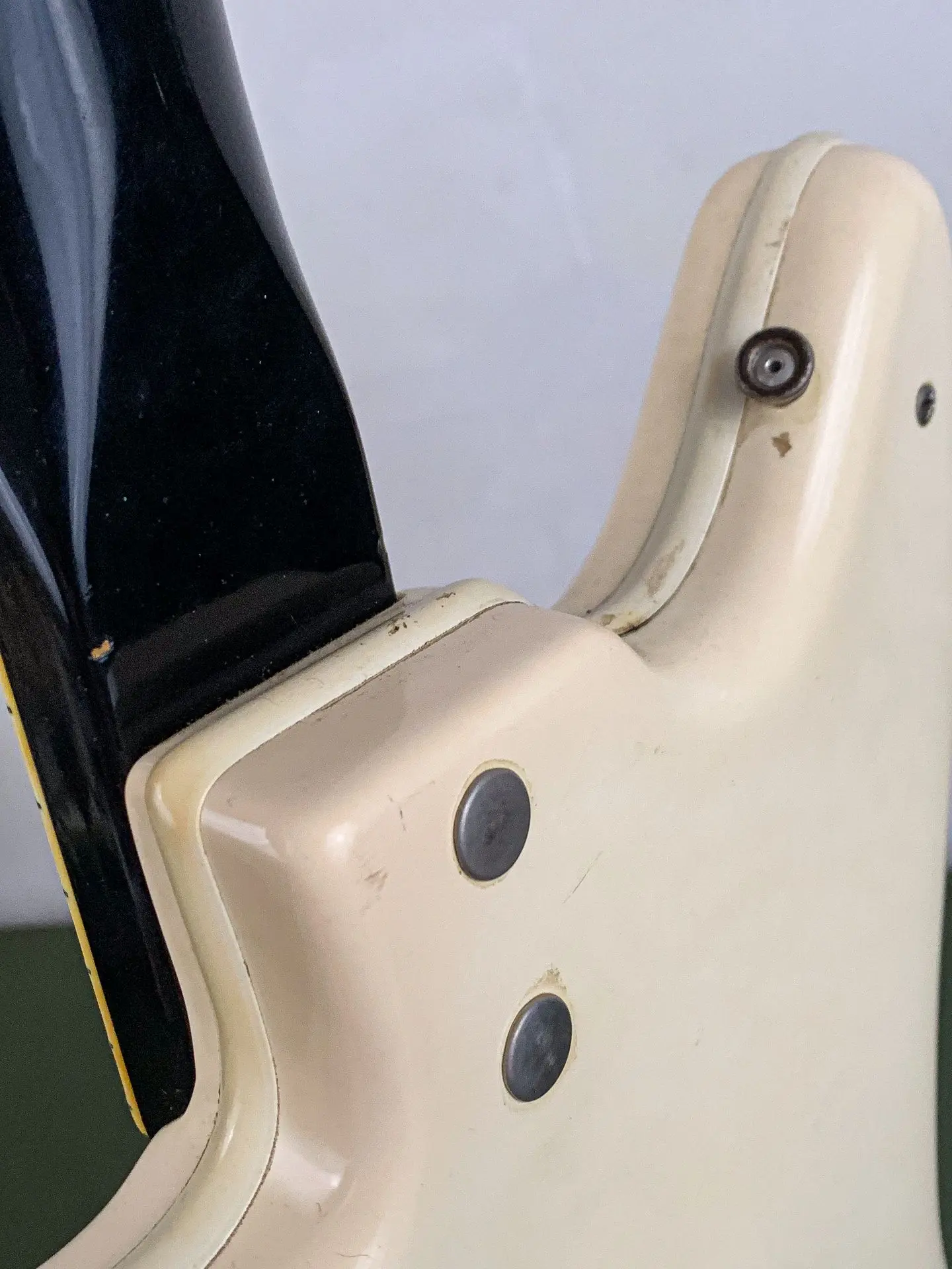 https://www.thestring.nl/web/image/product.image/1802/image_1920/