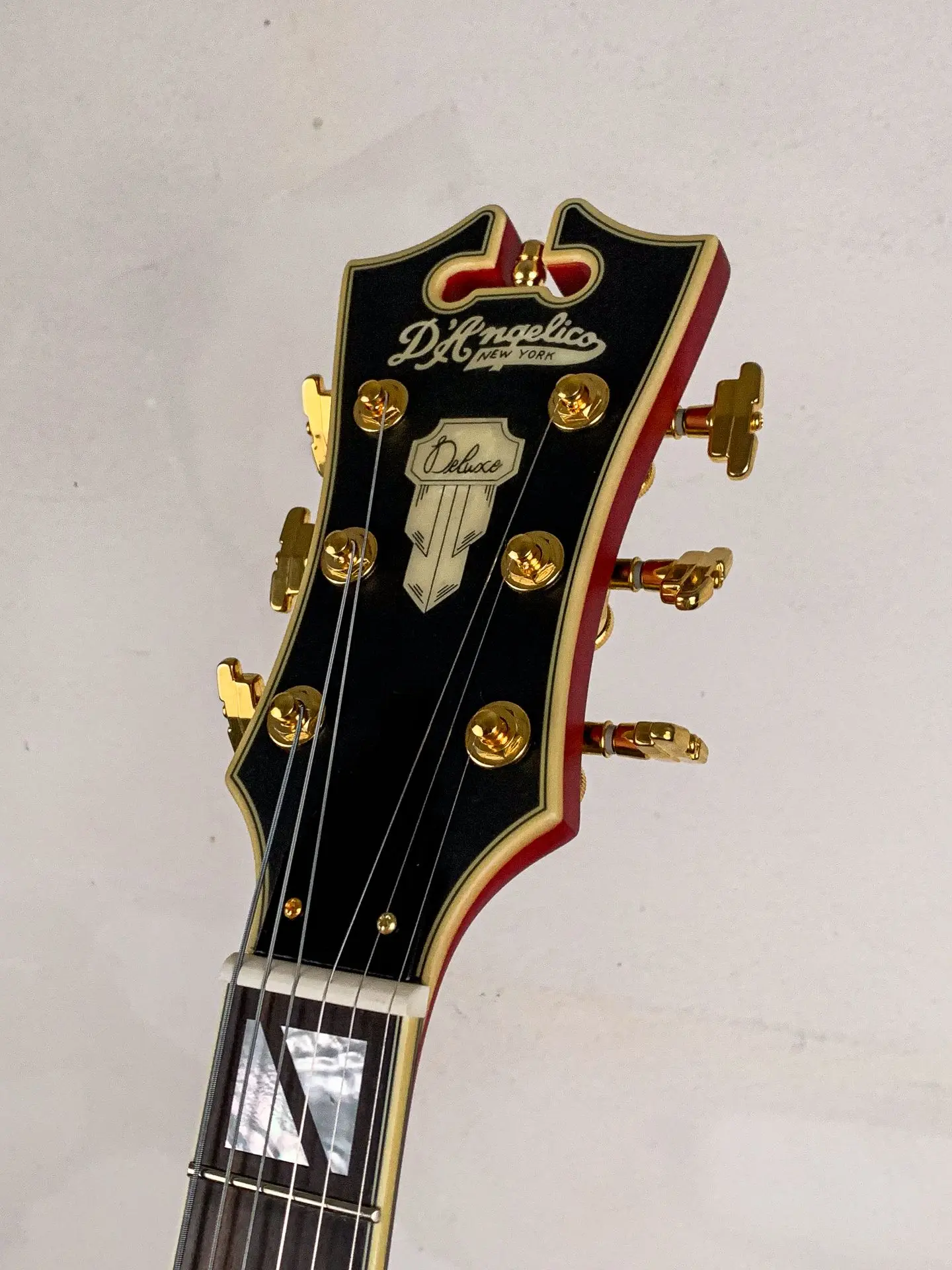 https://www.thestring.nl/web/image/product.image/1900/image_1920/