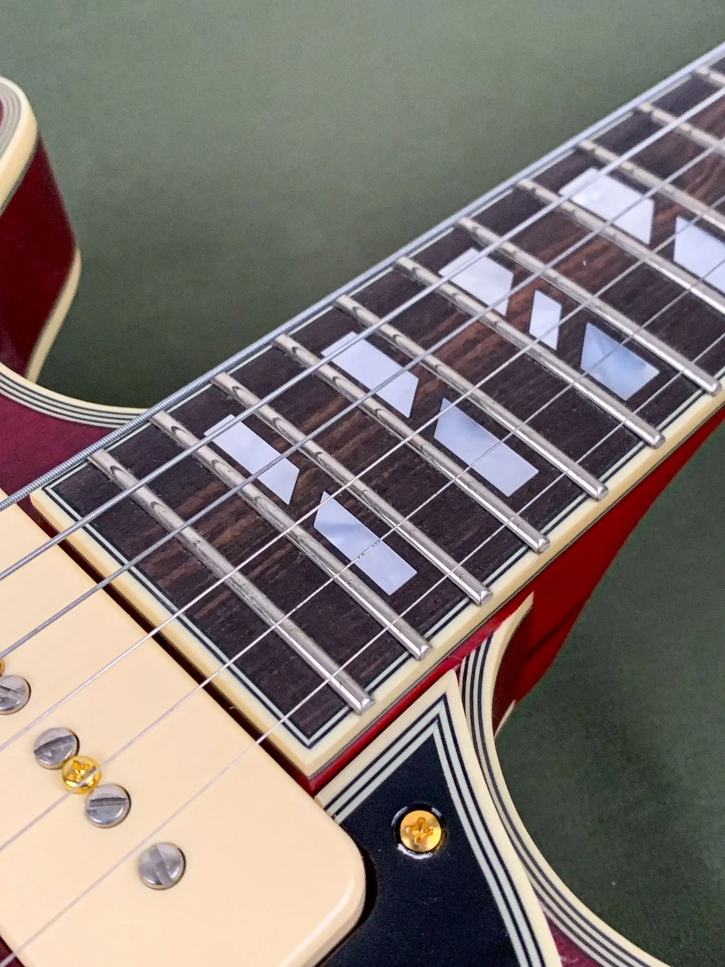 https://www.thestring.nl/web/image/product.image/1902/image_1920/
