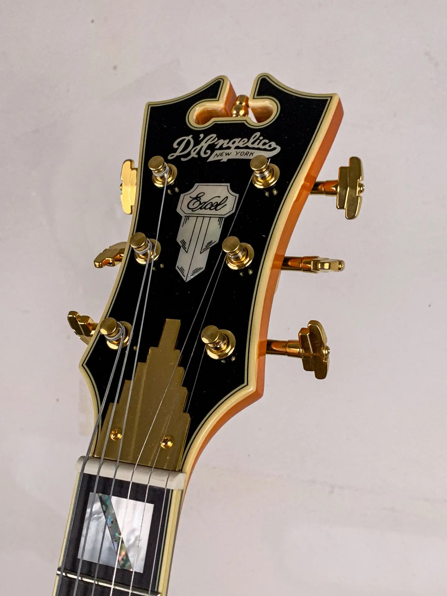 https://www.thestring.nl/web/image/product.image/1909/image_1920/