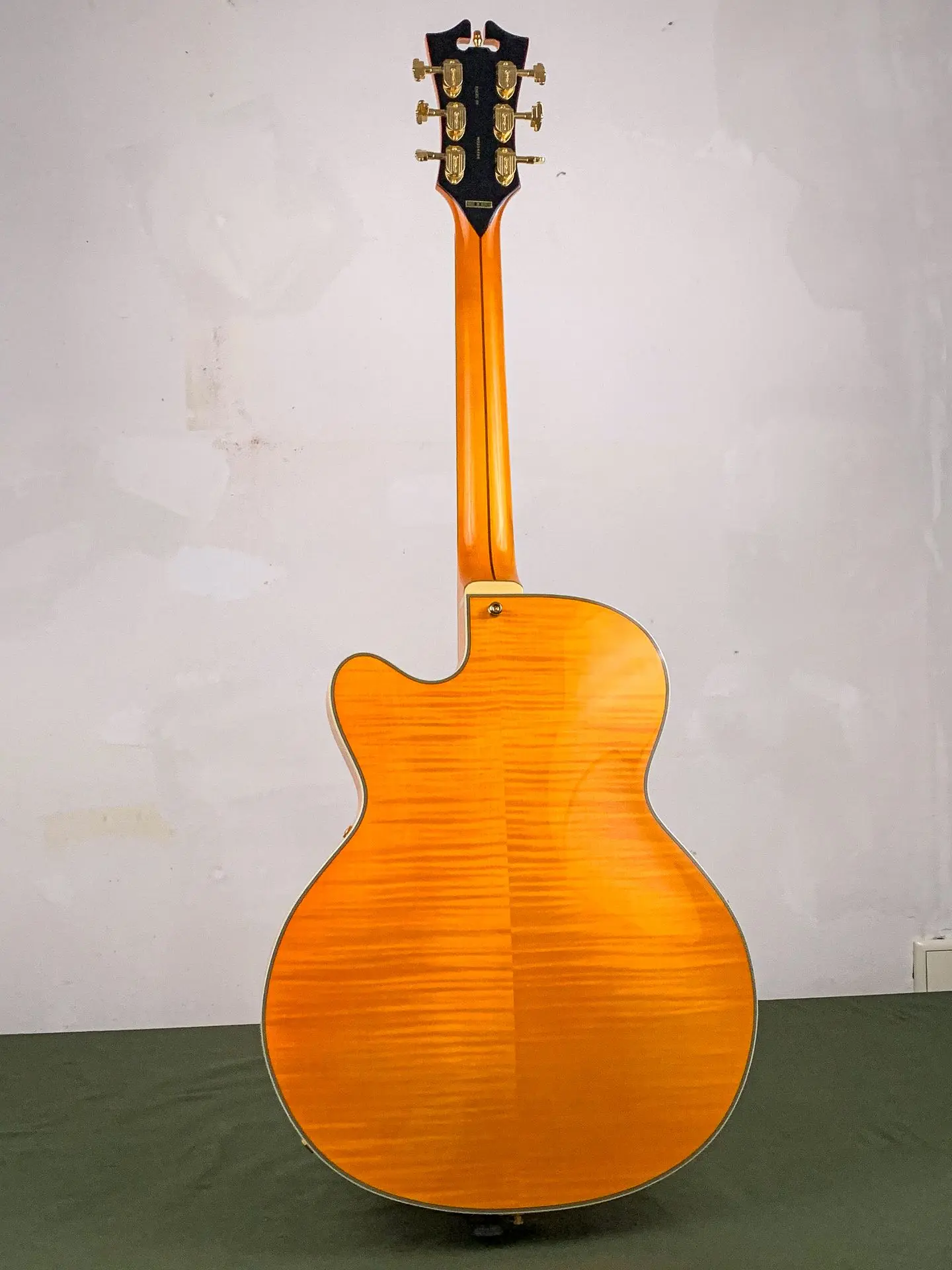 https://www.thestring.nl/web/image/product.image/1911/image_1920/