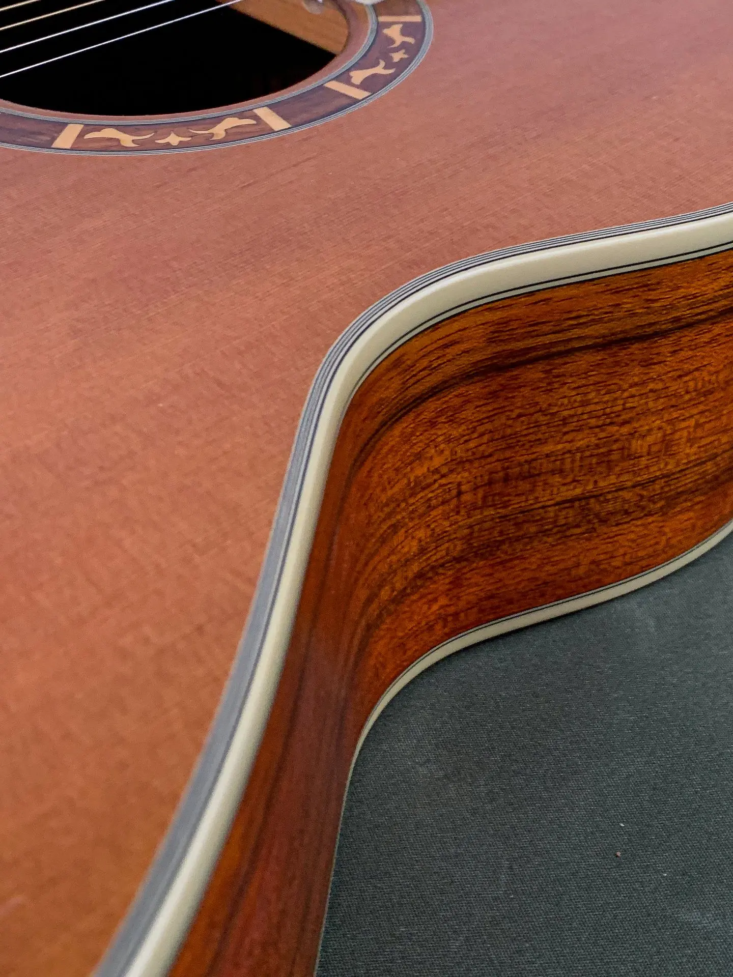 https://www.thestring.nl/web/image/product.image/1972/image_1920/