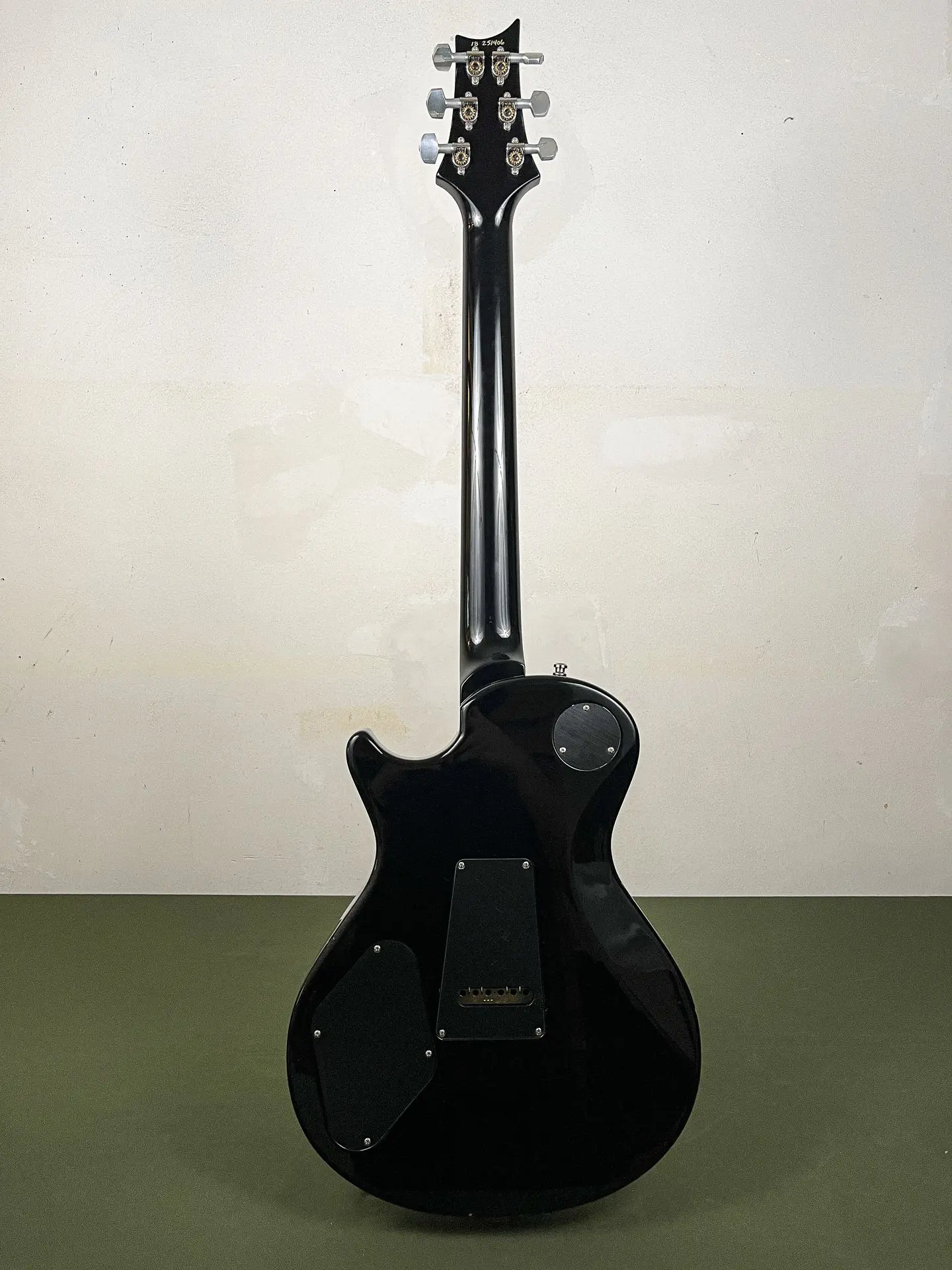 https://www.thestring.nl/web/image/product.image/2060/image_1920/