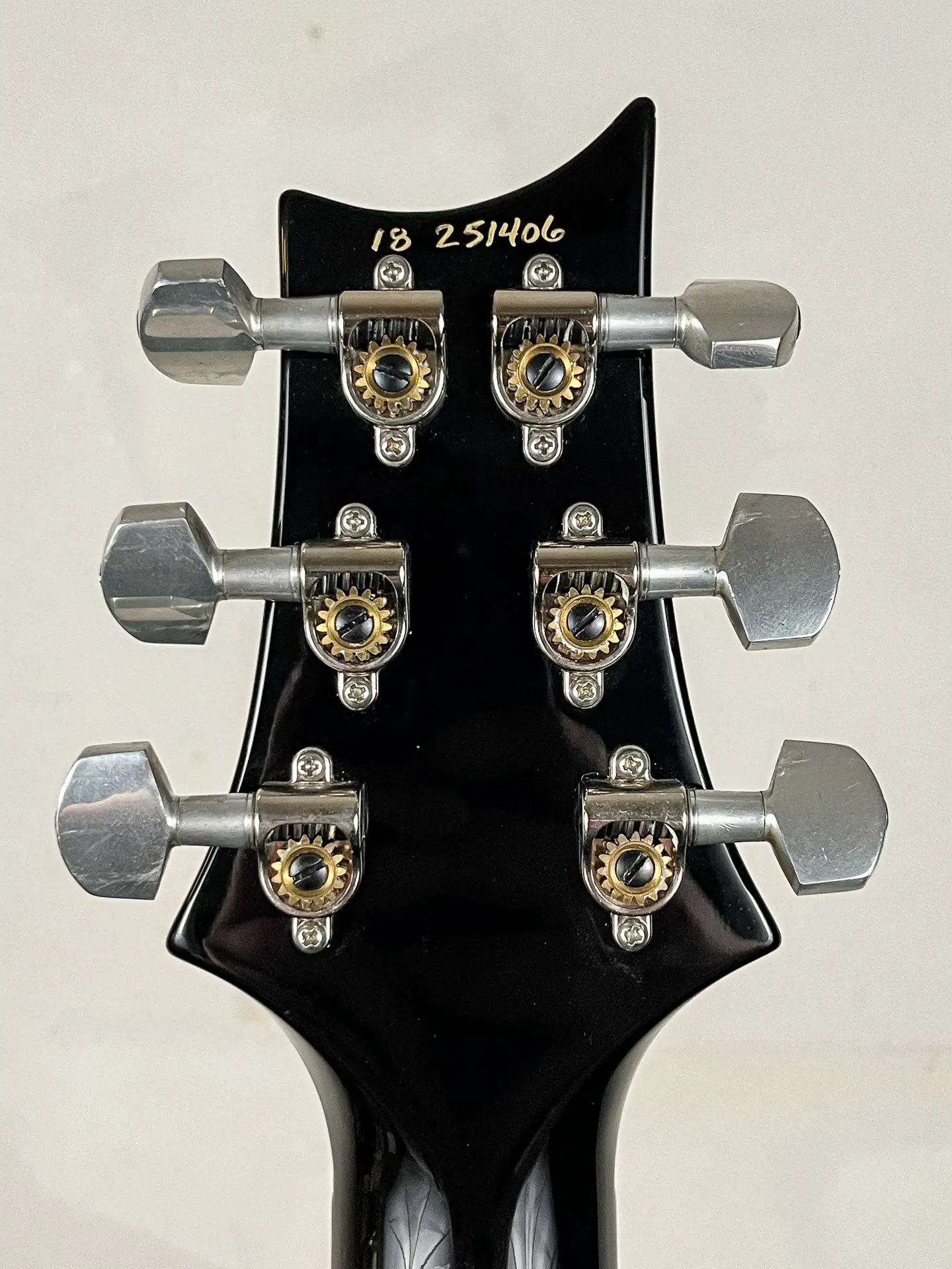 https://www.thestring.nl/web/image/product.image/2069/image_1920/