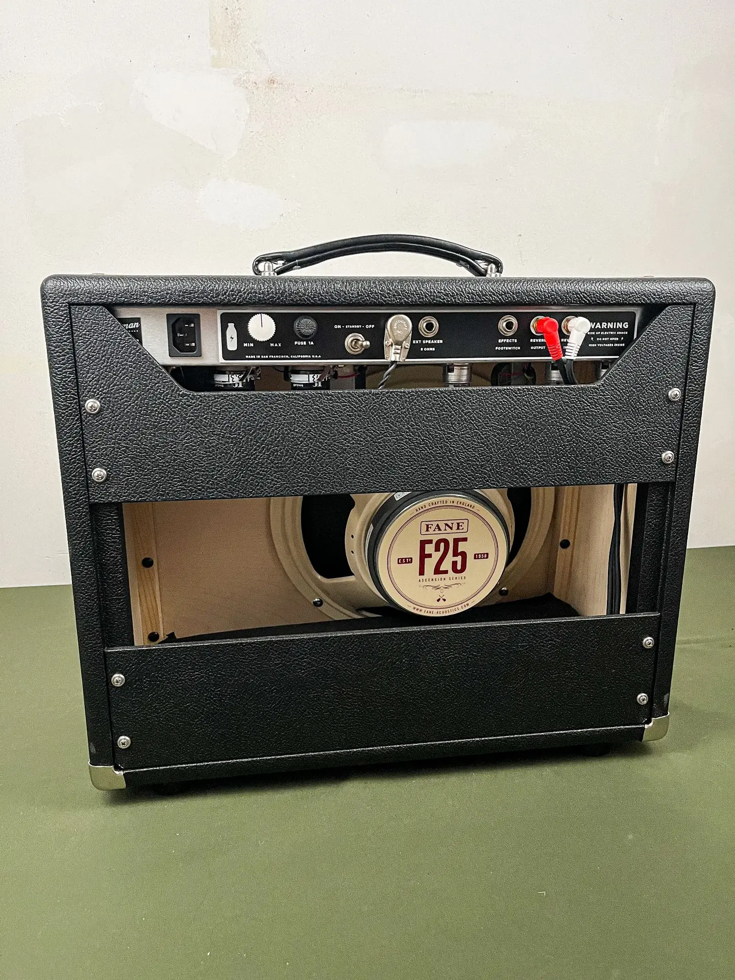 https://www.thestring.nl/web/image/product.image/2090/image_1920/
