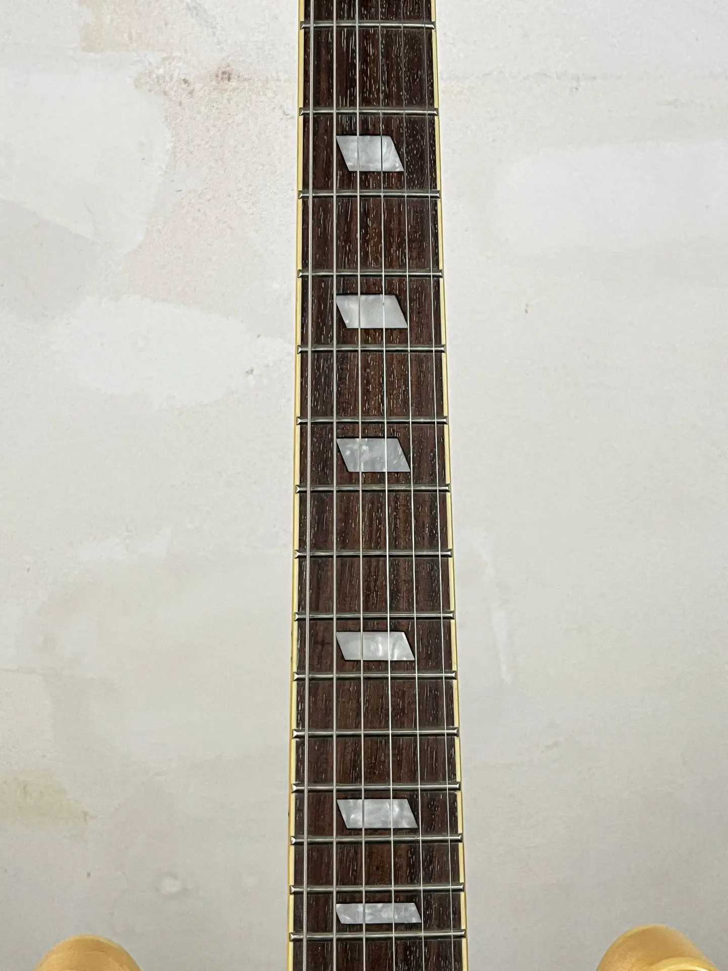 https://www.thestring.nl/web/image/product.image/2349/image_1920/