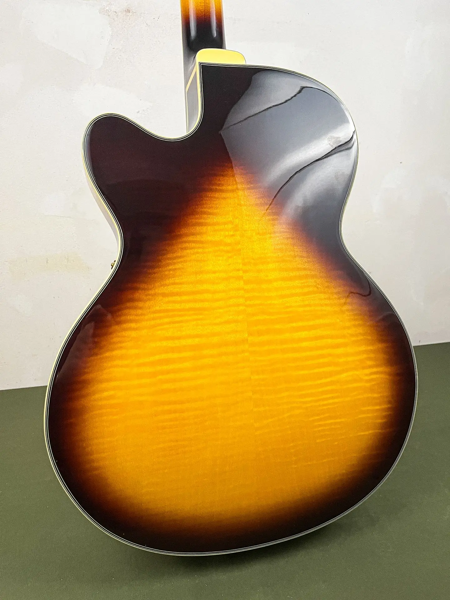 https://www.thestring.nl/web/image/product.image/2432/image_1920/