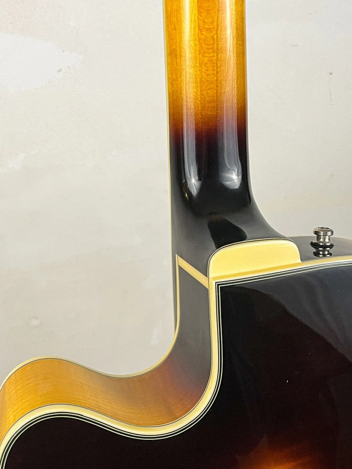 https://www.thestring.nl/web/image/product.image/2438/image_1920/