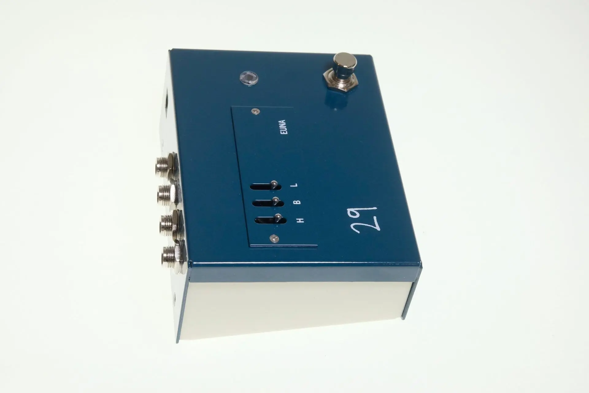 https://www.thestring.nl/web/image/product.image/402/image_1920/
