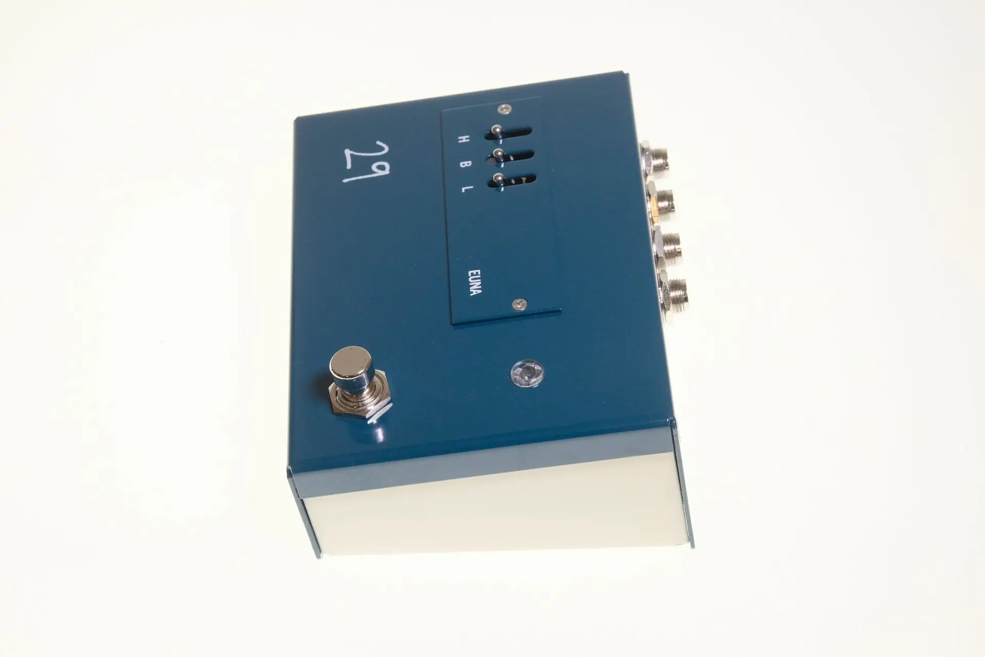 https://www.thestring.nl/web/image/product.image/404/image_1920/