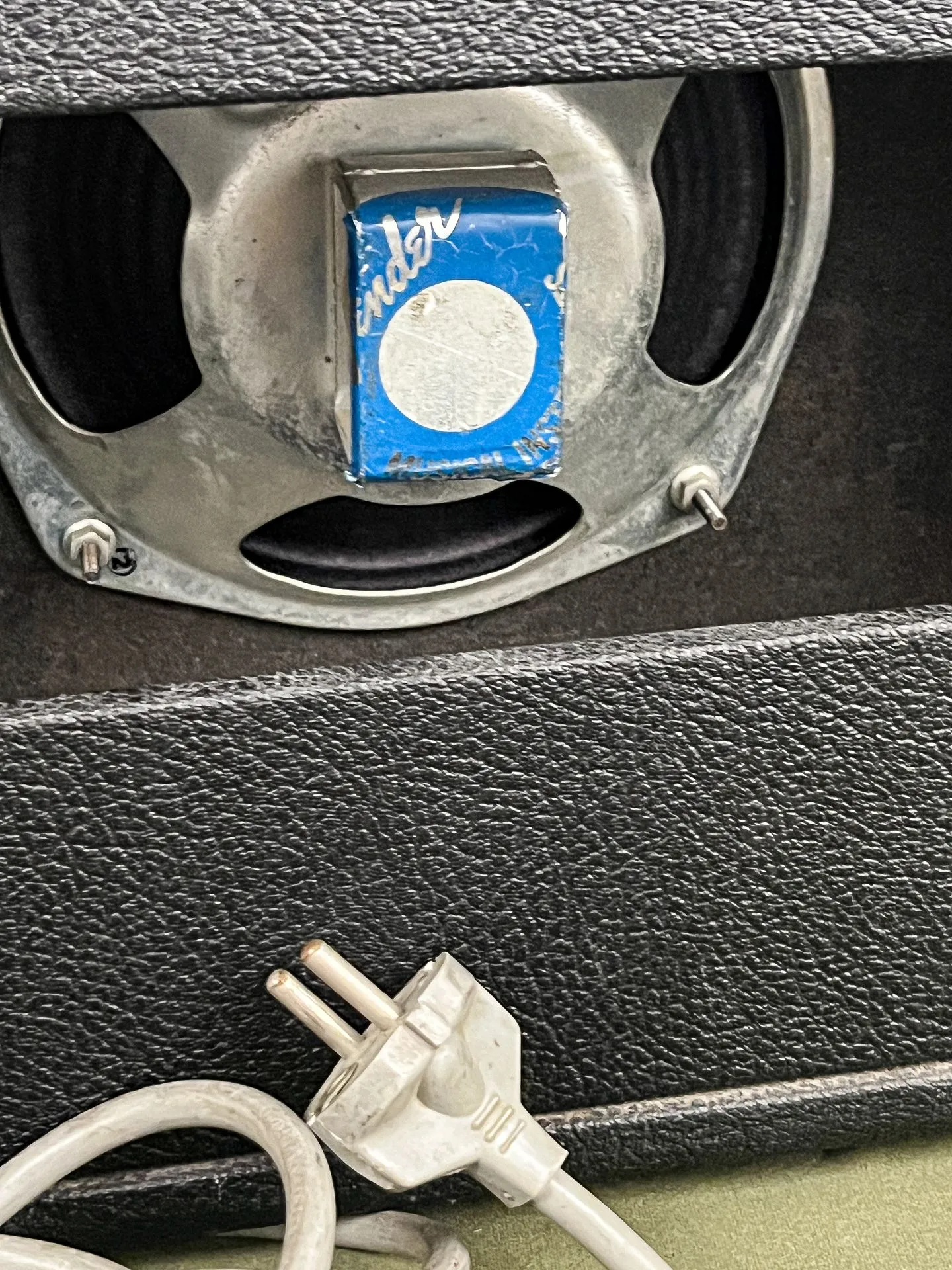 https://www.thestring.nl/web/image/product.image/4677/image_1920/