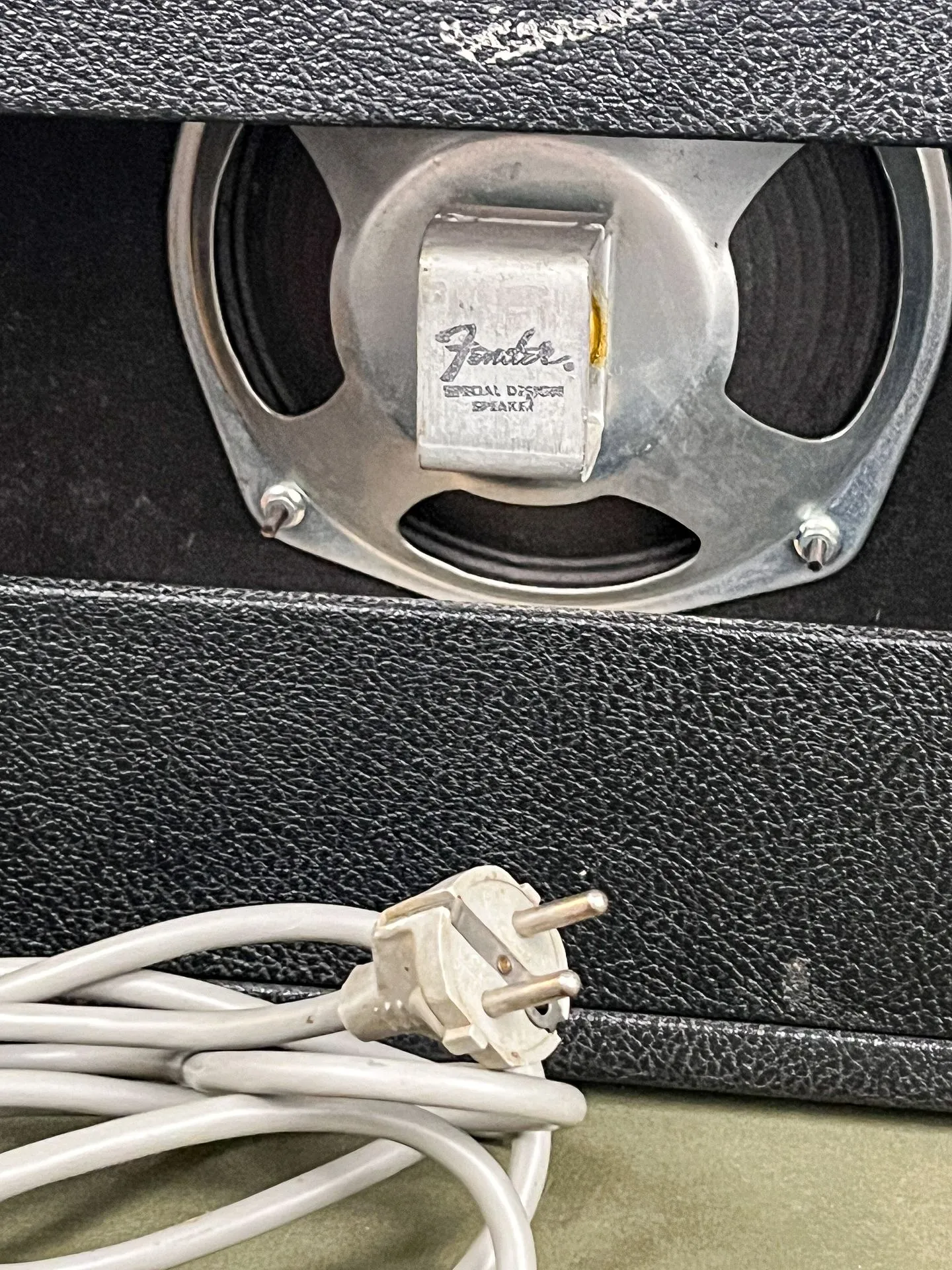 https://www.thestring.nl/web/image/product.image/4685/image_1920/
