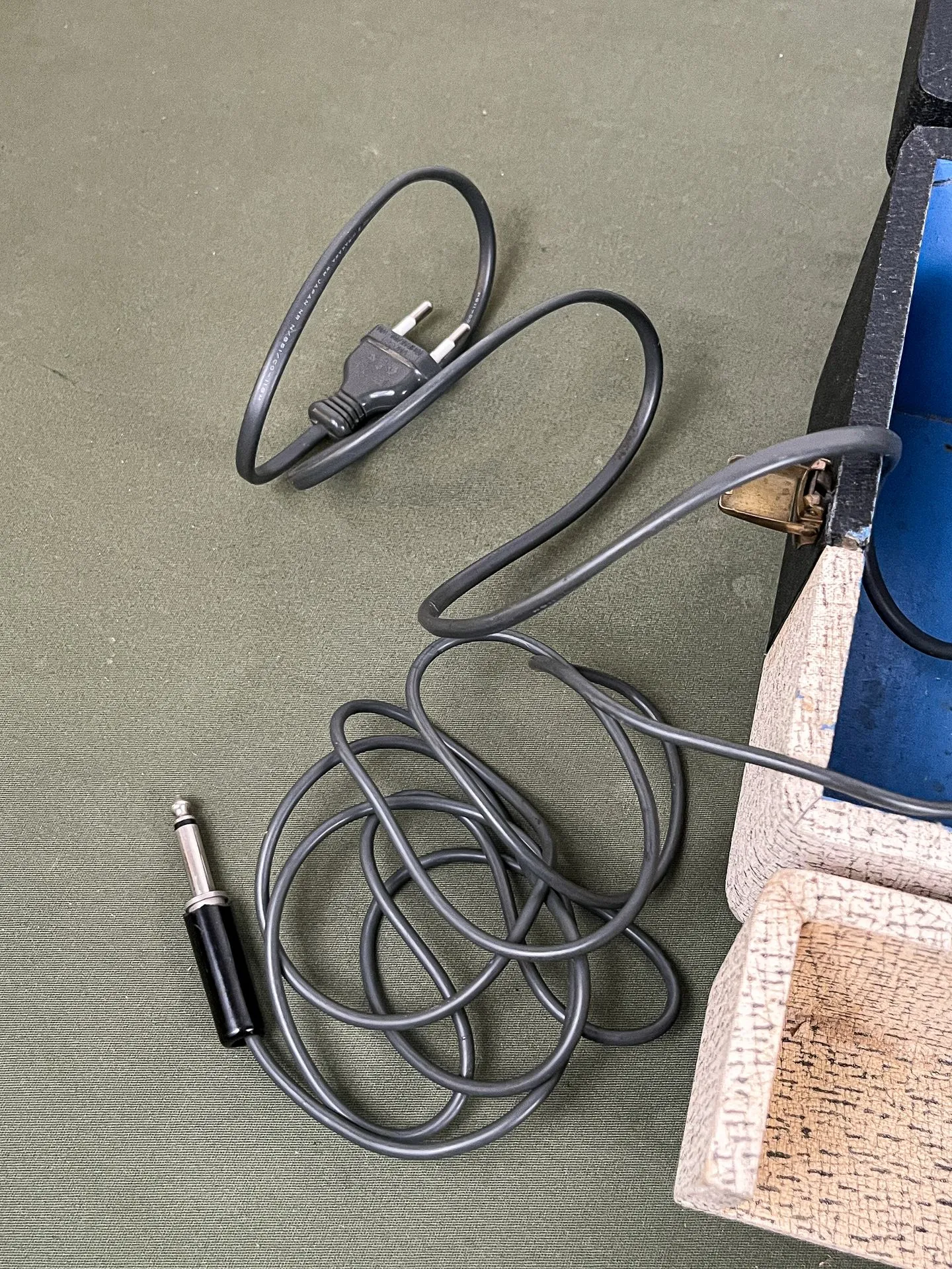 https://www.thestring.nl/web/image/product.image/4715/image_1920/