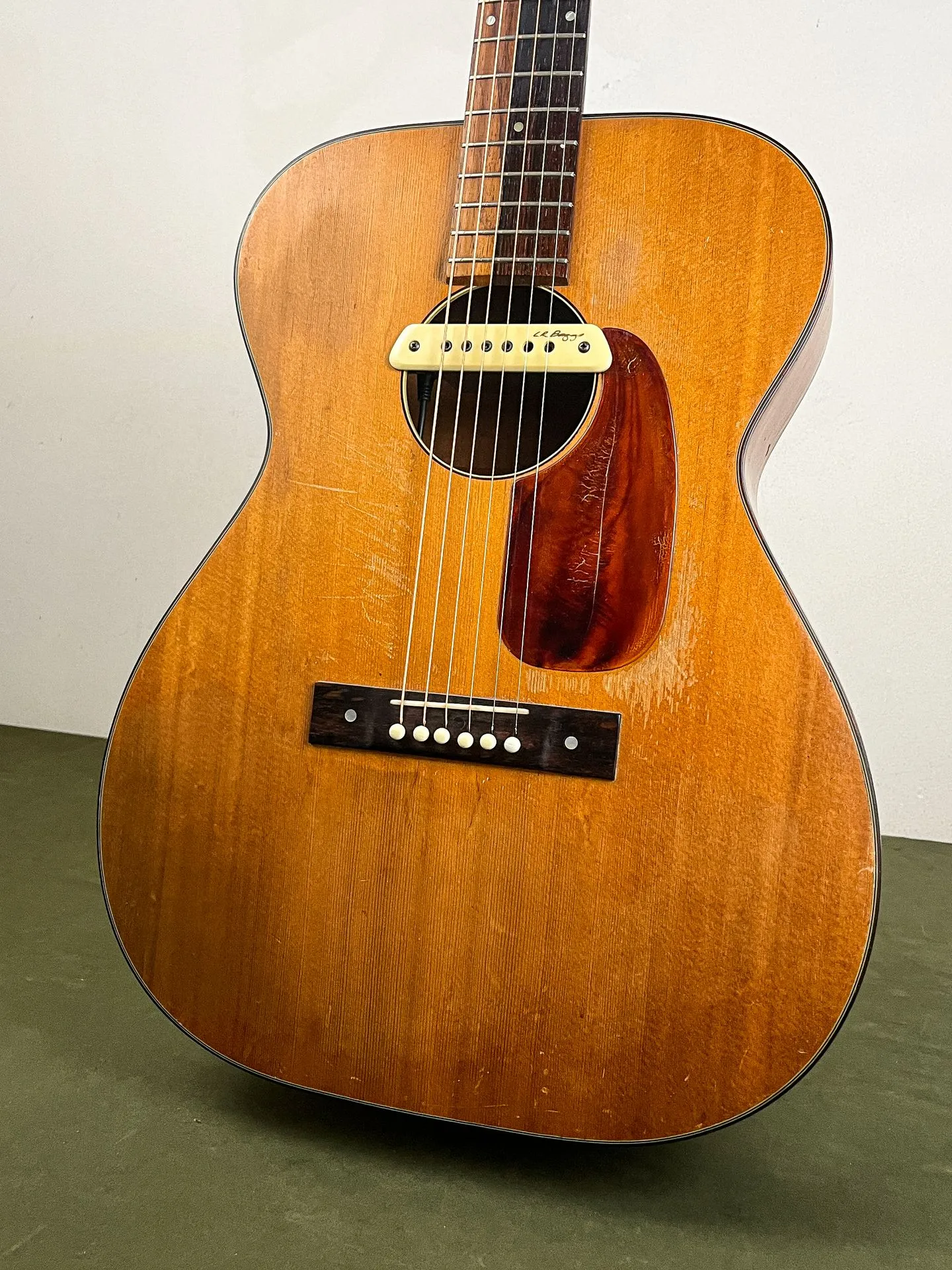 https://www.thestring.nl/web/image/product.image/4827/image_1920/