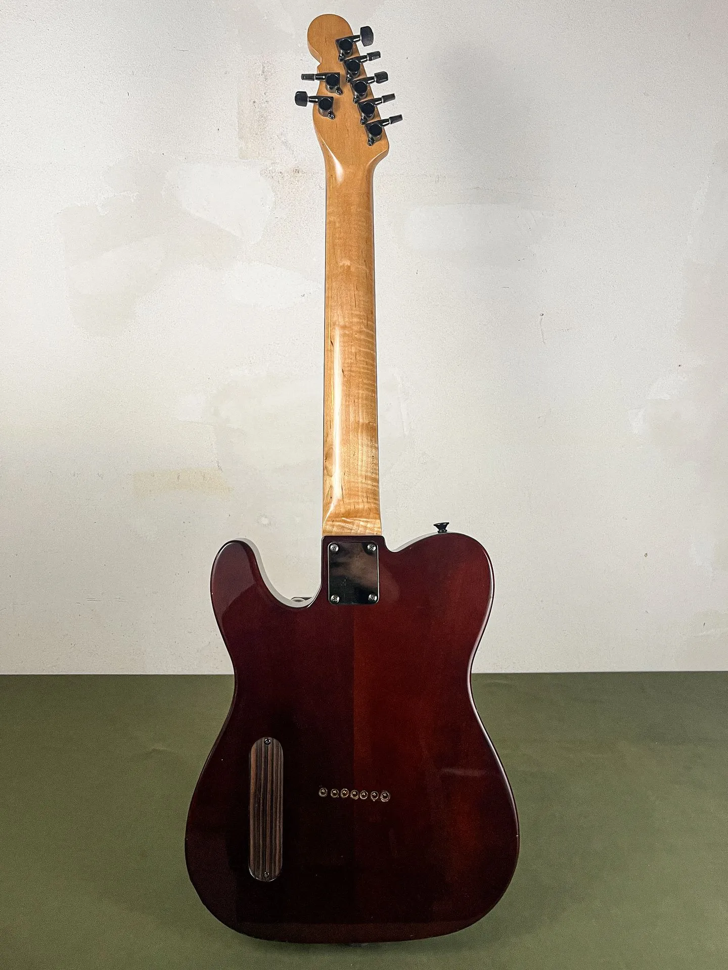 https://www.thestring.nl/web/image/product.image/5044/image_1920/