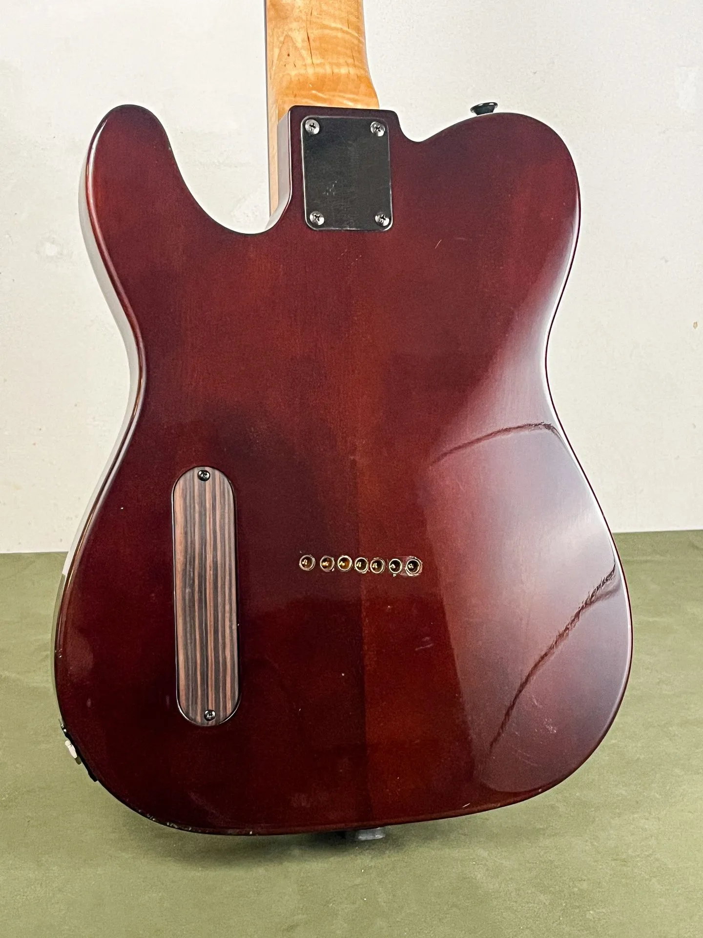 https://www.thestring.nl/web/image/product.image/5051/image_1920/