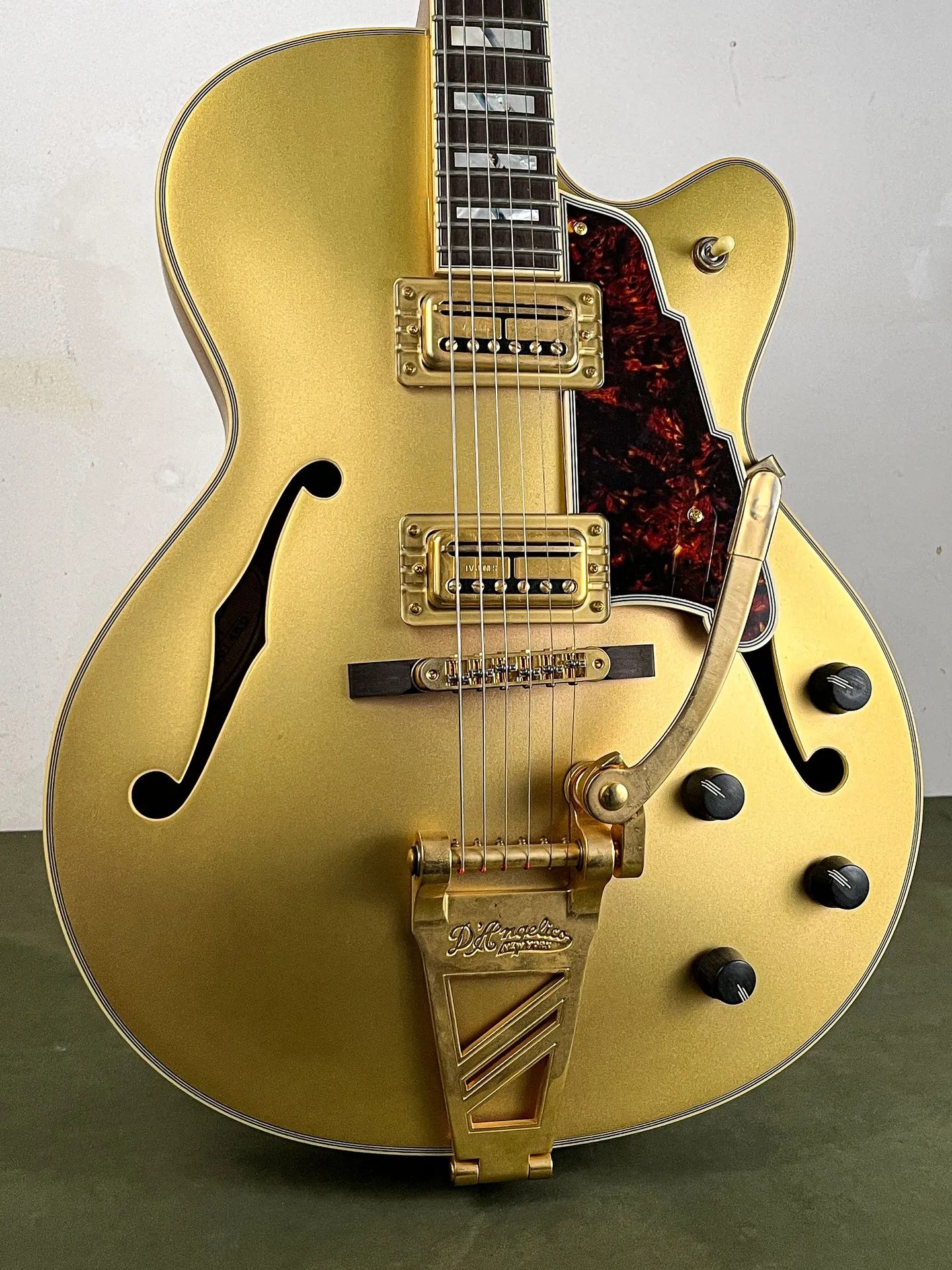 https://www.thestring.nl/web/image/product.image/5070/image_1920/