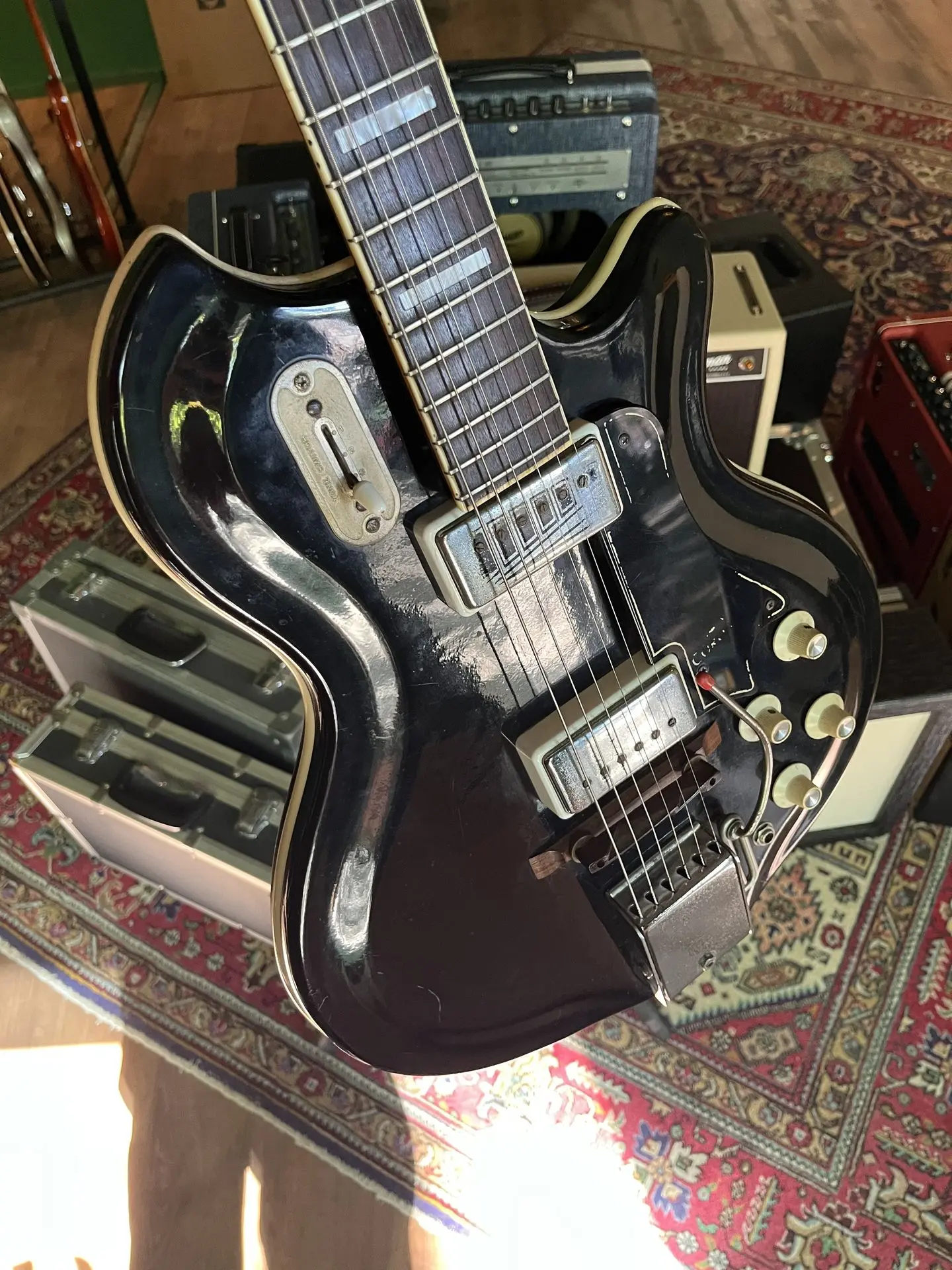 https://www.thestring.nl/web/image/product.image/897/image_1920/