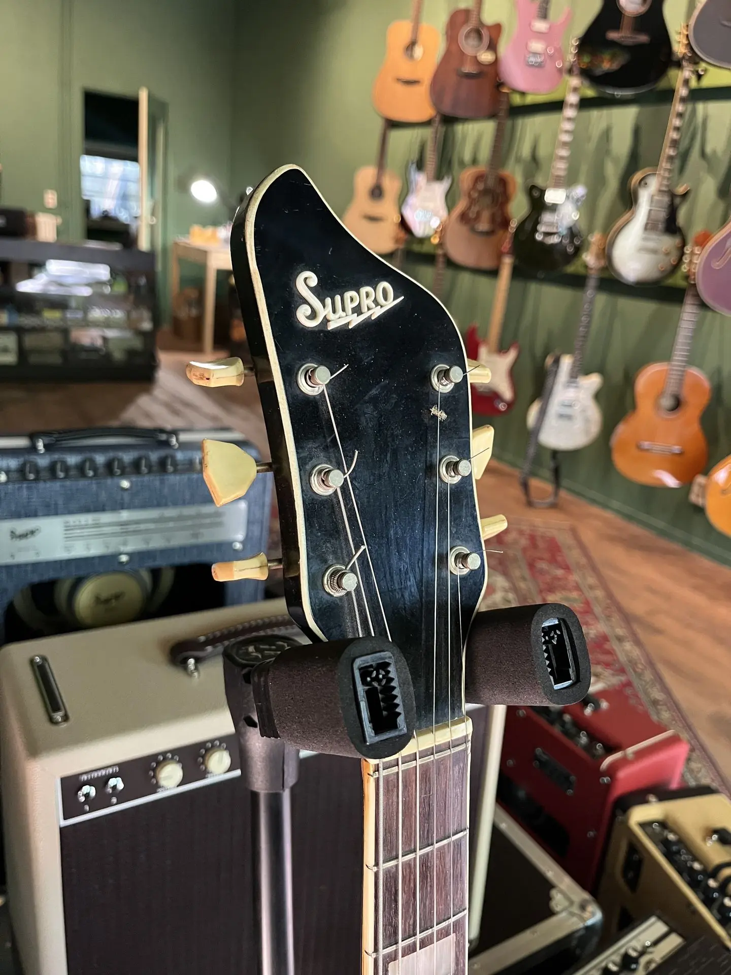 https://www.thestring.nl/web/image/product.image/903/image_1920/
