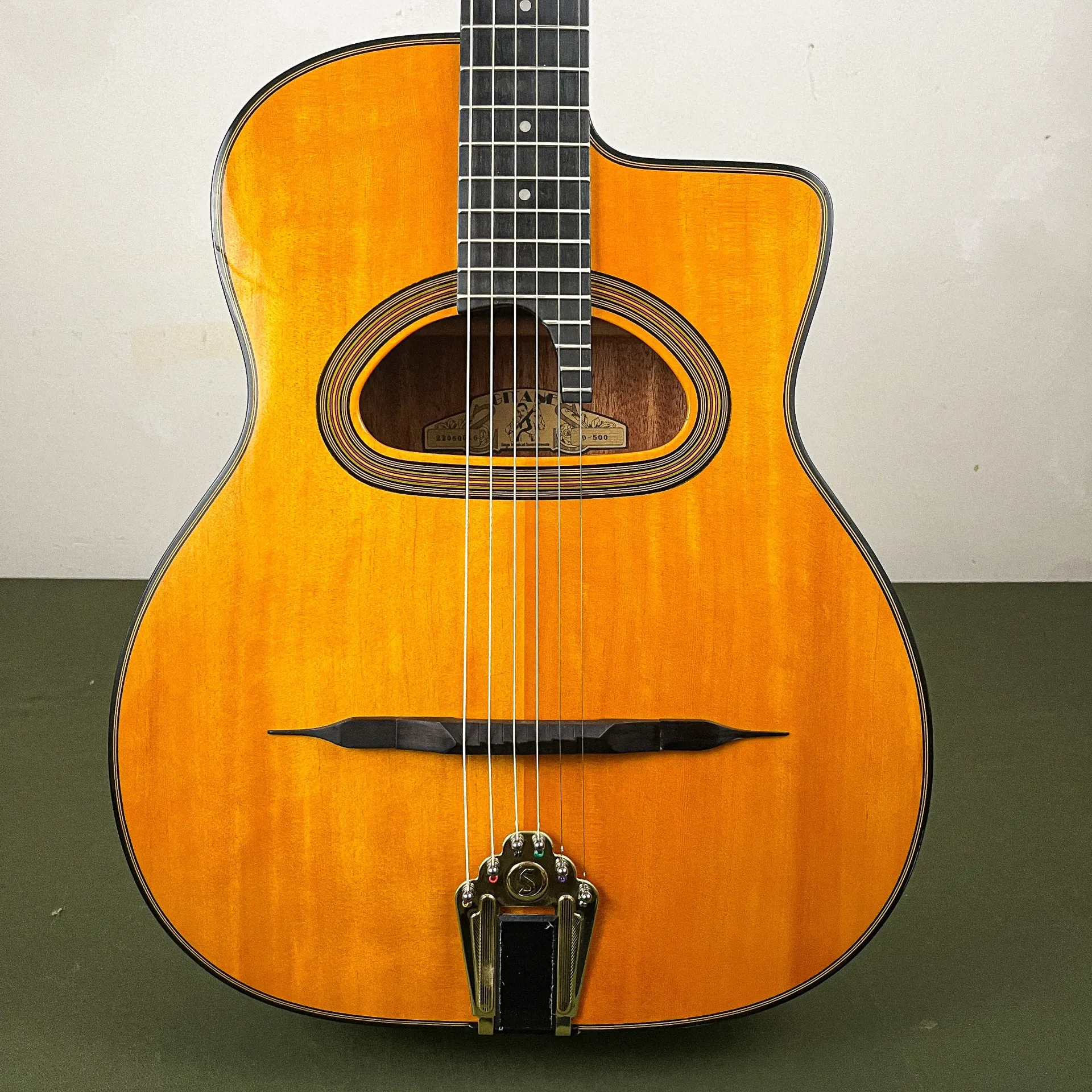Gitane D500 Large D-Shaped Gypsy Jazz