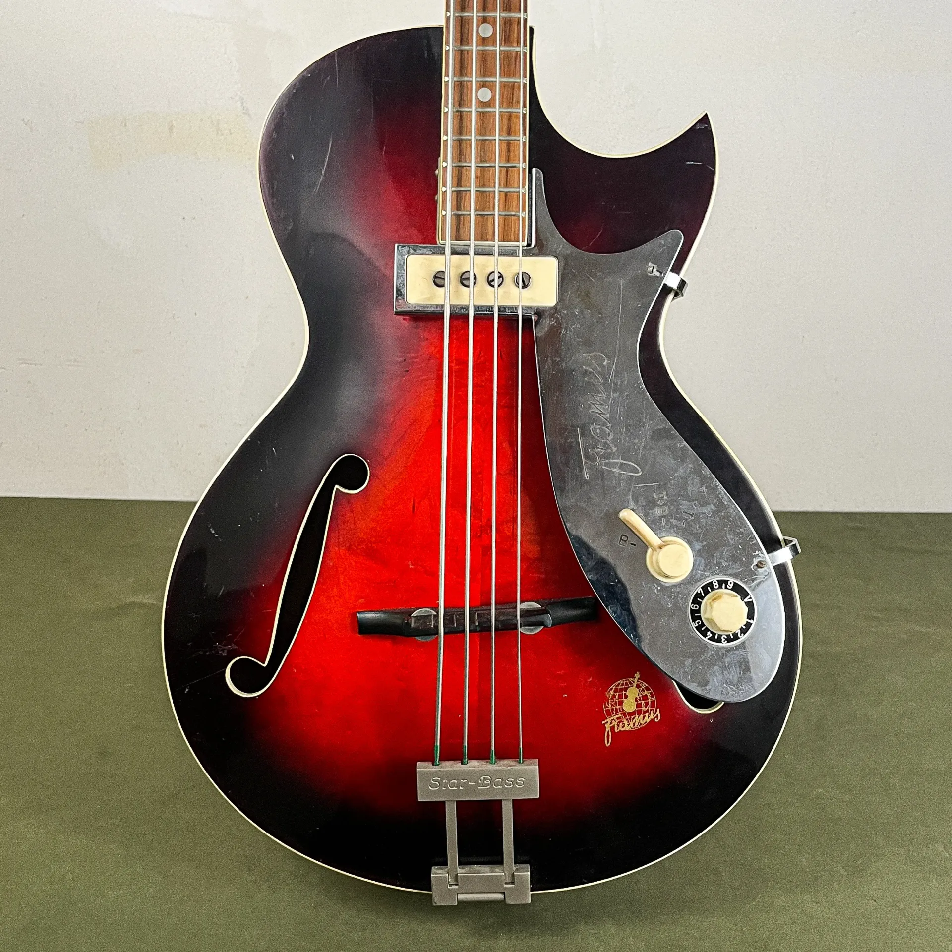 https://www.thestring.nl/web/image/product.product/1403/image_1920/