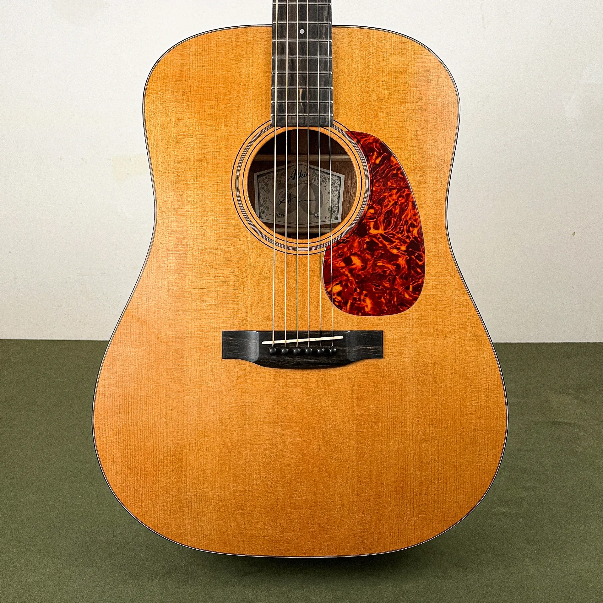 Atkin Essential D Mahogant Sitka Light Aged
