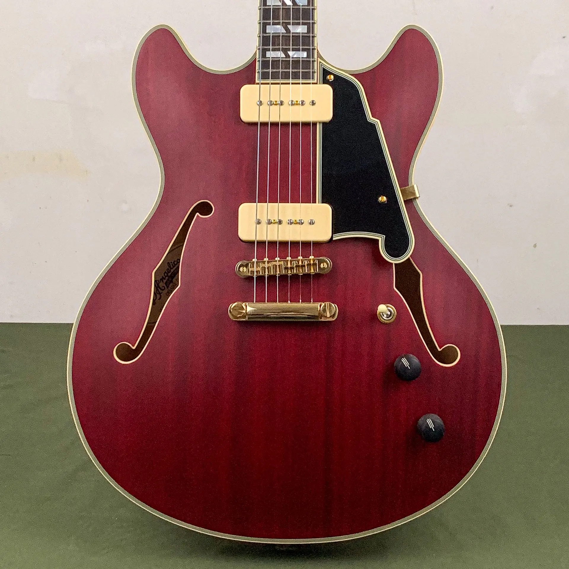 https://www.thestring.nl/web/image/product.product/187/image_1920/