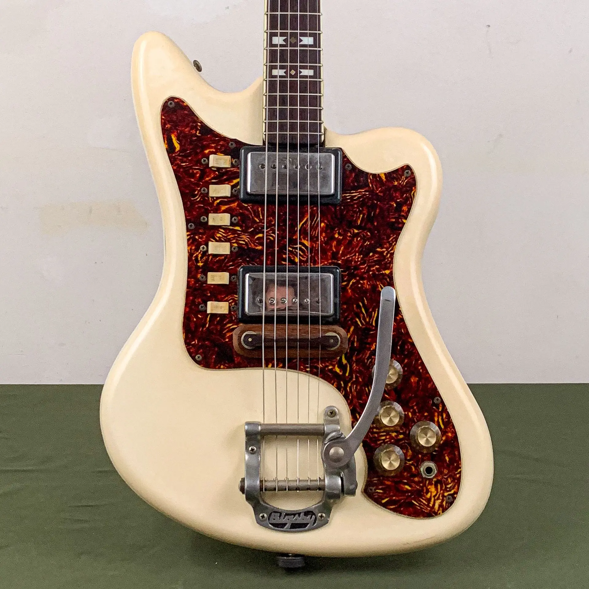 https://www.thestring.nl/web/image/product.product/407/image_1920/