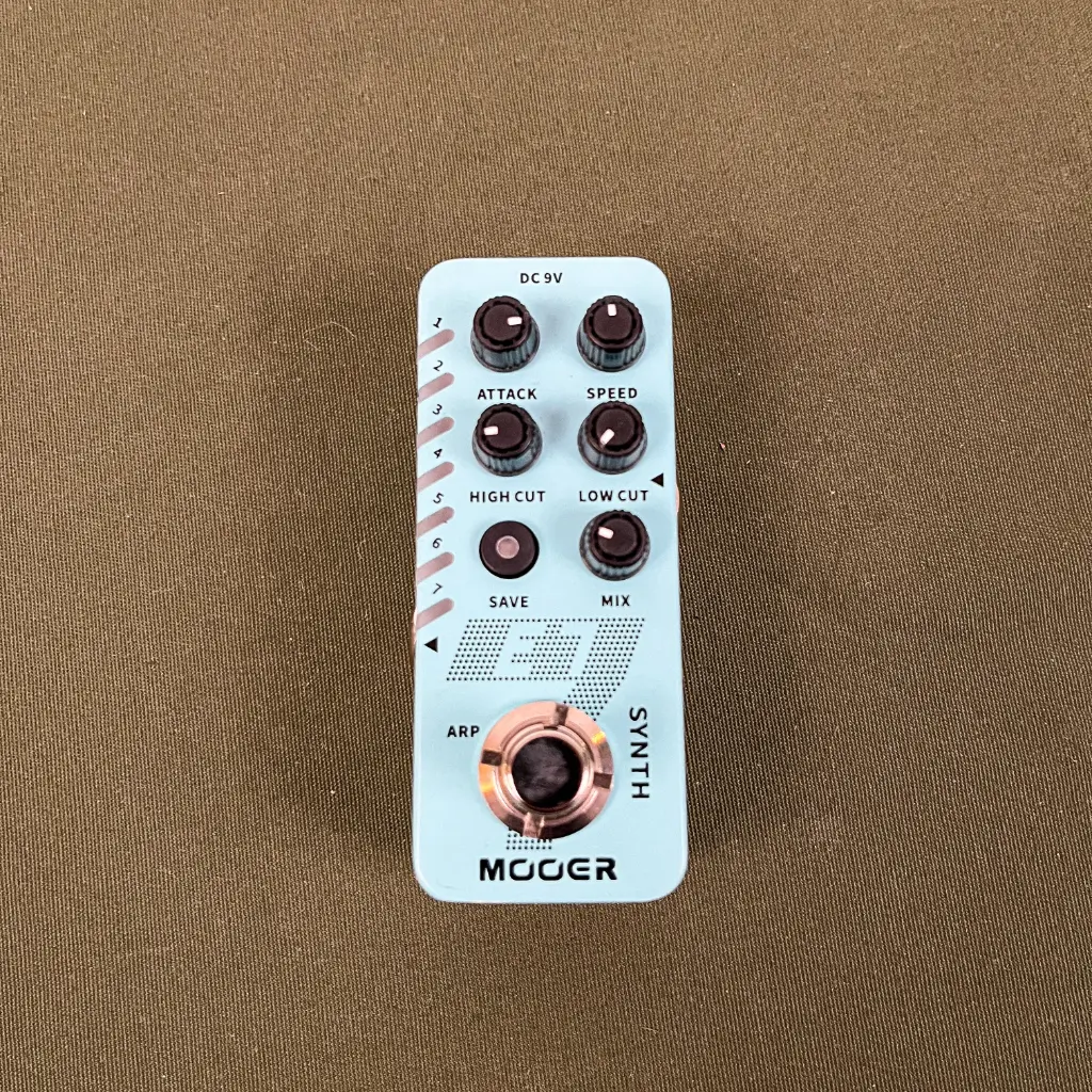 Mooer E7 Polyphonic Guitar Synth used